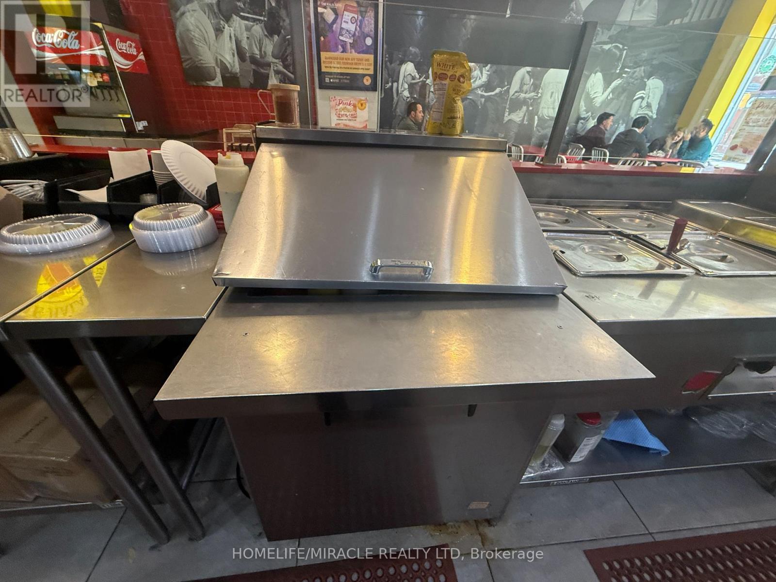 563 Yonge Street, Toronto, Ontario  M4Y 1Z2 - Photo 7 - C12559222