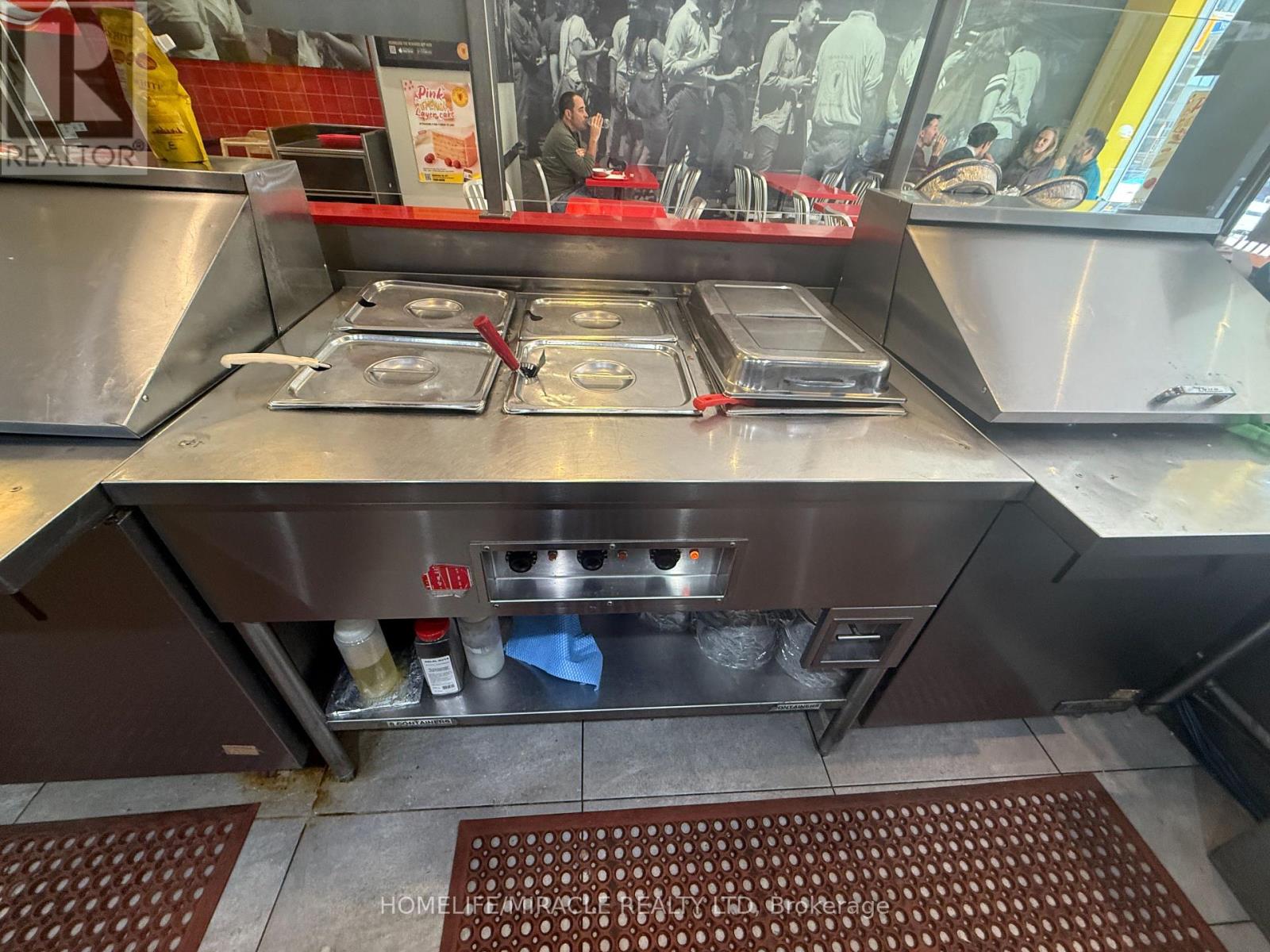 563 Yonge Street, Toronto, Ontario  M4Y 1Z2 - Photo 8 - C12559222