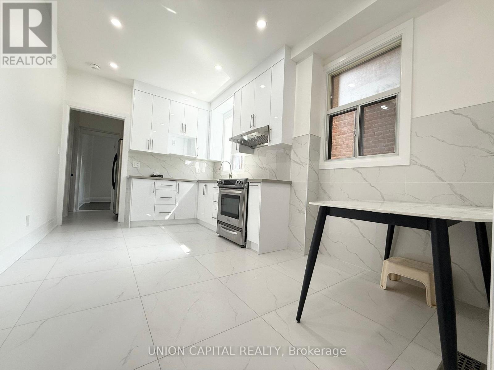 Main - 1087 Gerrard Street E, Toronto, Ontario  M4M 1Z9 - Photo 3 - E12559094