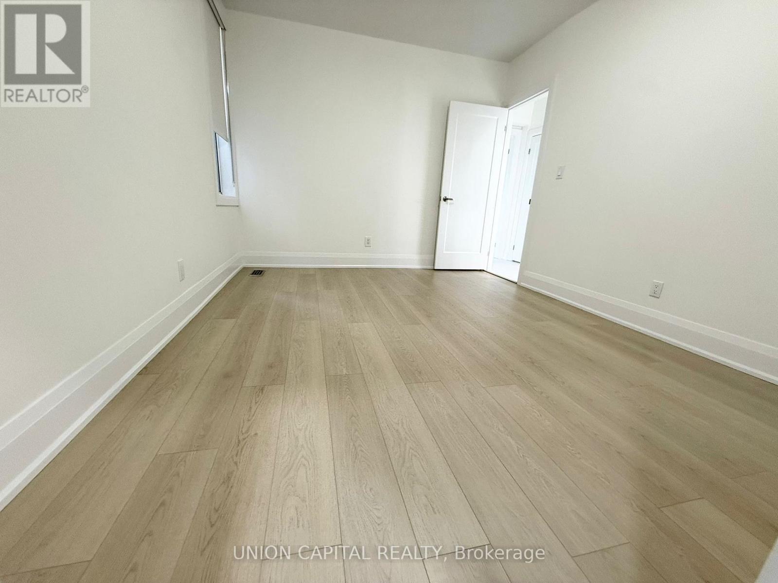 Main - 1087 Gerrard Street E, Toronto, Ontario  M4M 1Z9 - Photo 5 - E12559094