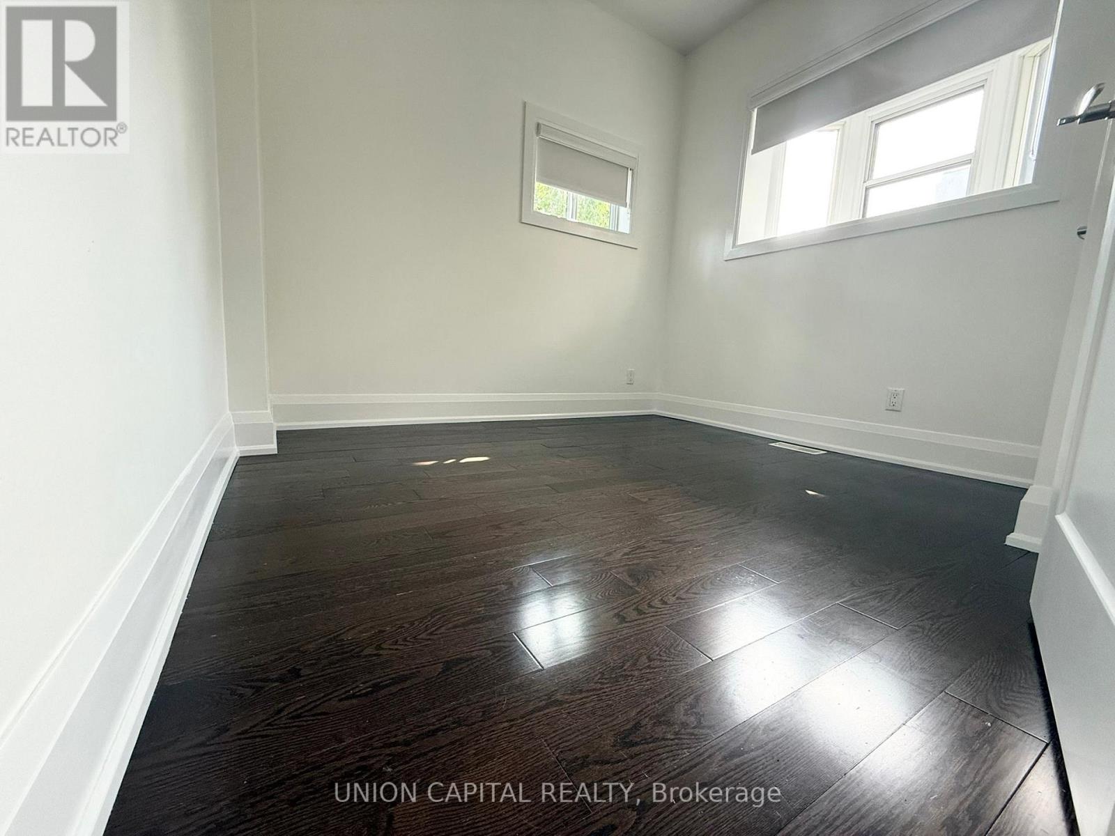 Main - 1087 Gerrard Street E, Toronto, Ontario  M4M 1Z9 - Photo 6 - E12559094