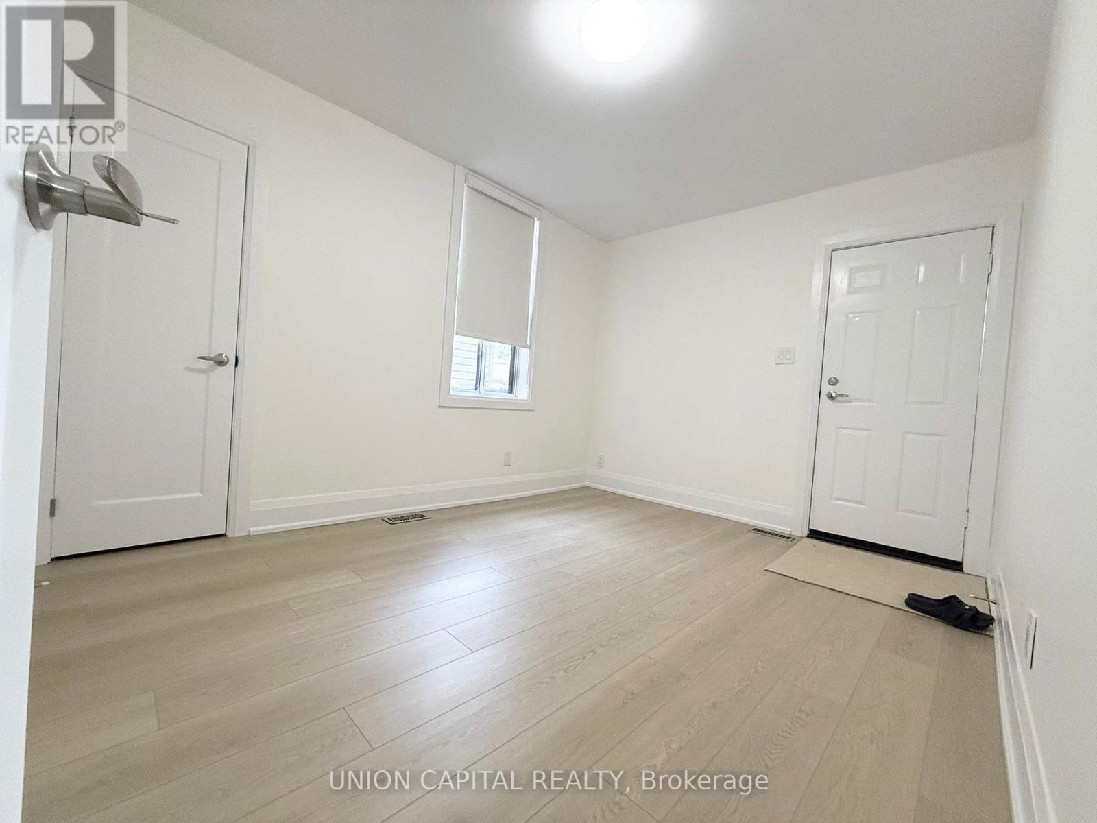 Main - 1087 Gerrard Street E, Toronto, Ontario  M4M 1Z9 - Photo 7 - E12559094