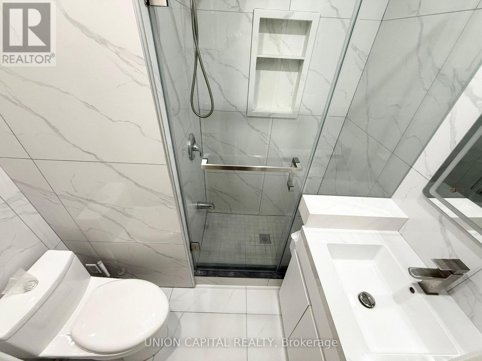 Main - 1087 Gerrard Street E, Toronto, Ontario  M4M 1Z9 - Photo 9 - E12559094