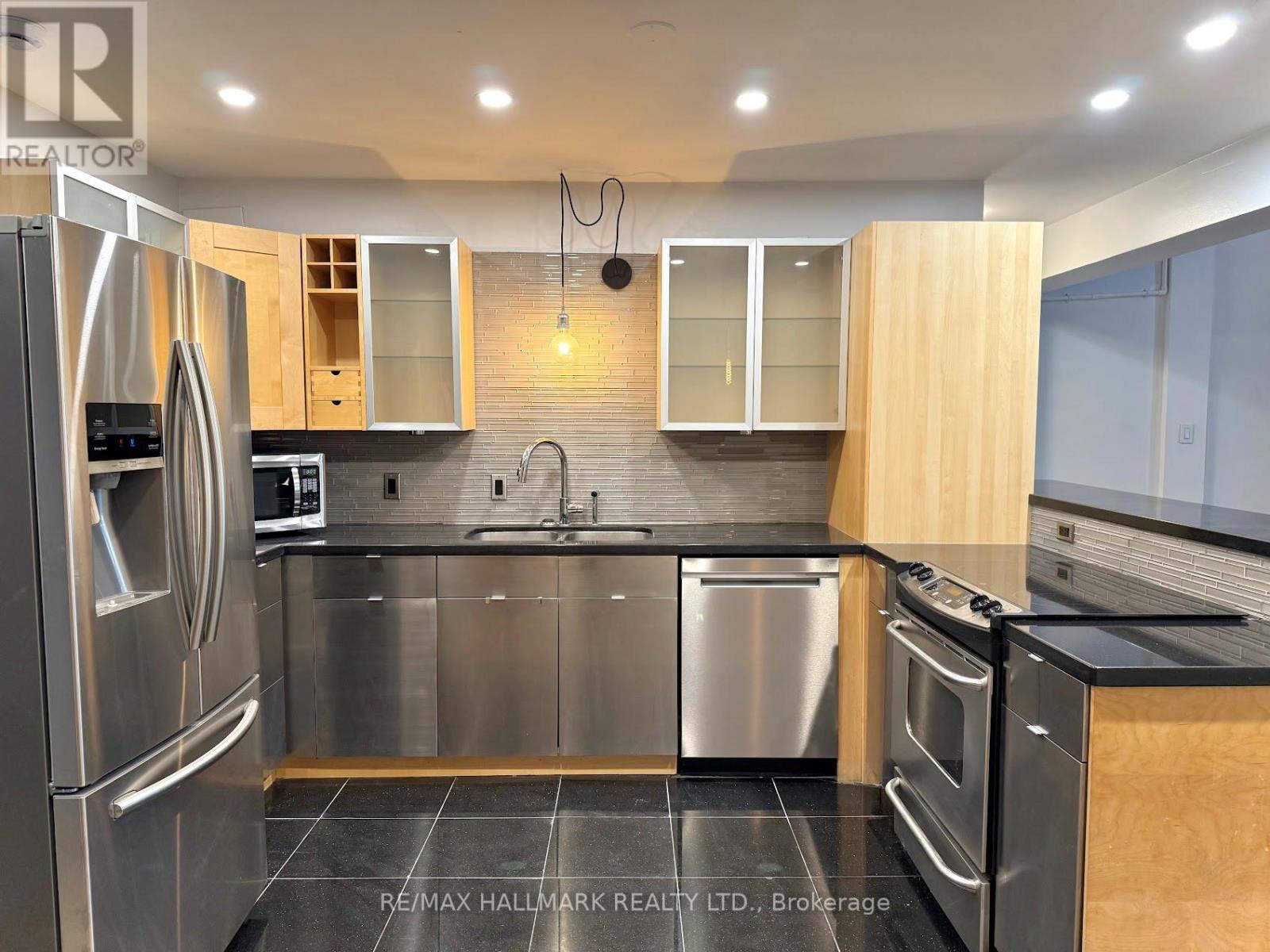 221 - 1173 Dundas Street E, Toronto, Ontario  M4M 3P1 - Photo 11 - E12559114