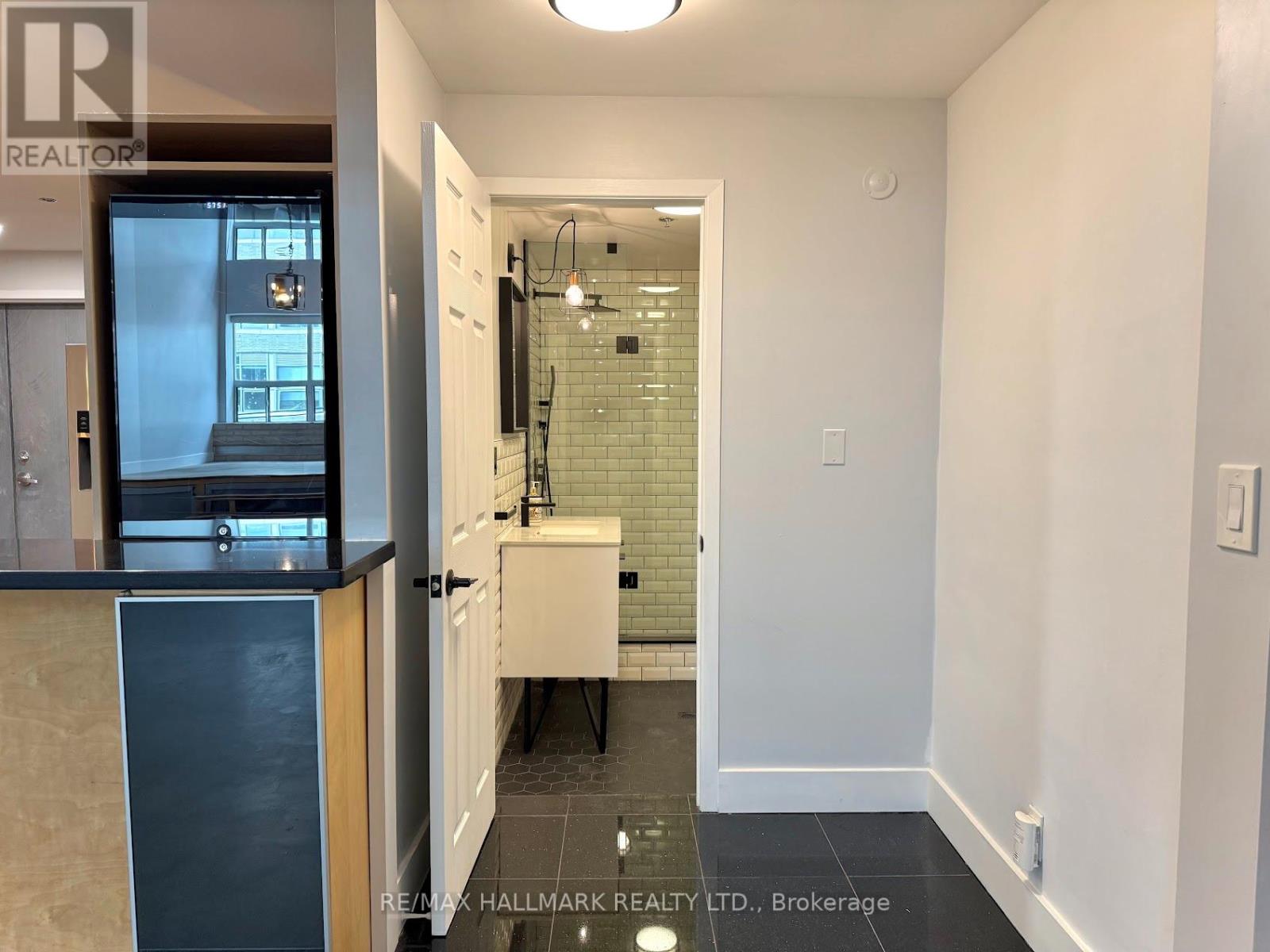 221 - 1173 Dundas Street E, Toronto, Ontario  M4M 3P1 - Photo 14 - E12559114