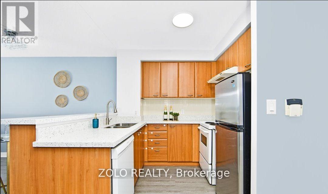 2708 - 36 Lee Centre Drive, Toronto, Ontario  M1H 3K2 - Photo 12 - E12559126