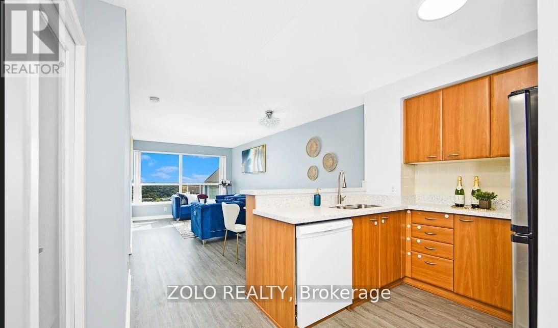 2708 - 36 Lee Centre Drive, Toronto, Ontario  M1H 3K2 - Photo 6 - E12559126