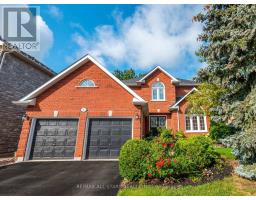 10 Thicketwood Boulevard, Whitchurch-Stouffville (Stouffville), Ca