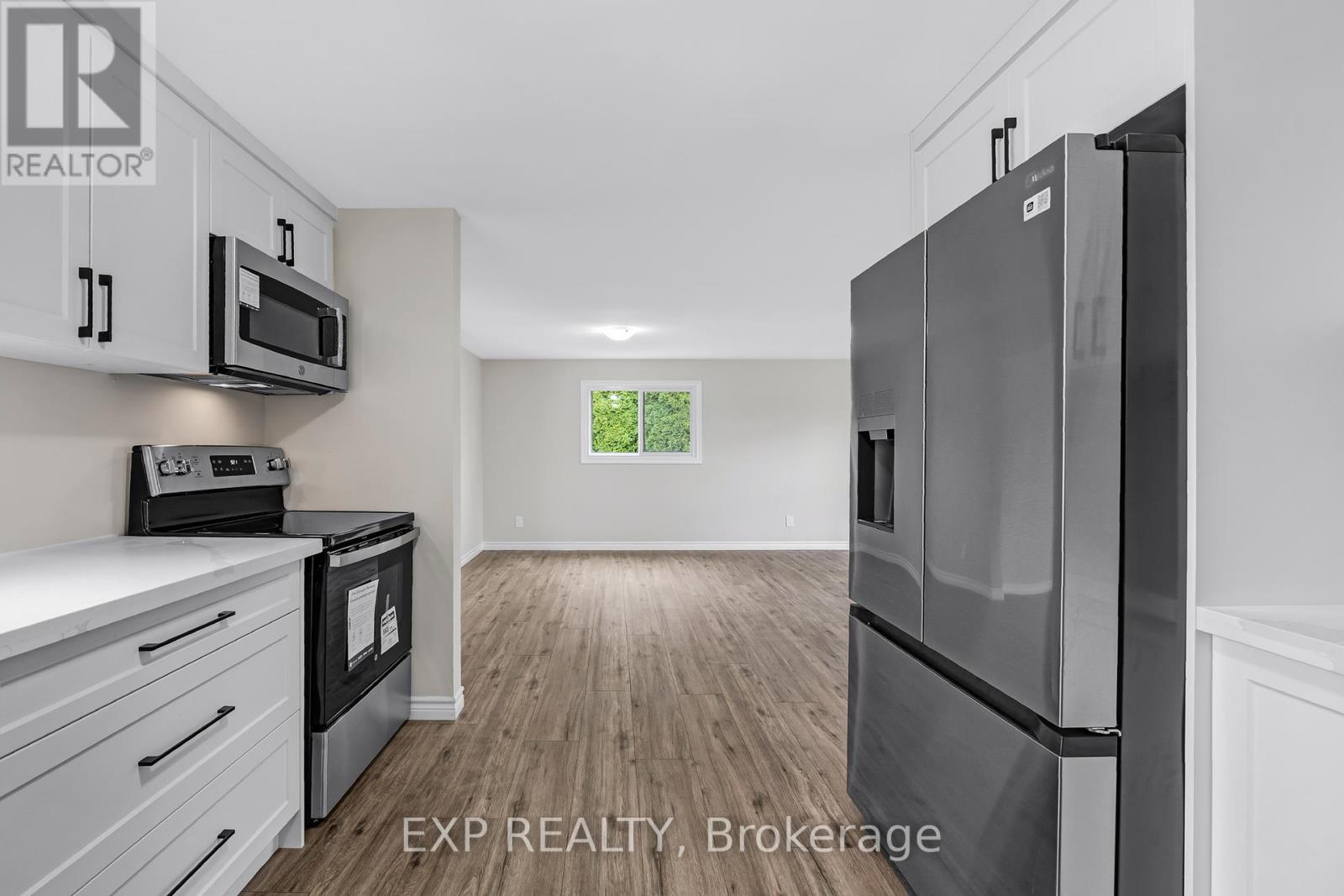 52 Corner Brook Trail, Innisfil, Ontario  L9S 1N6 - Photo 10 - N12559048