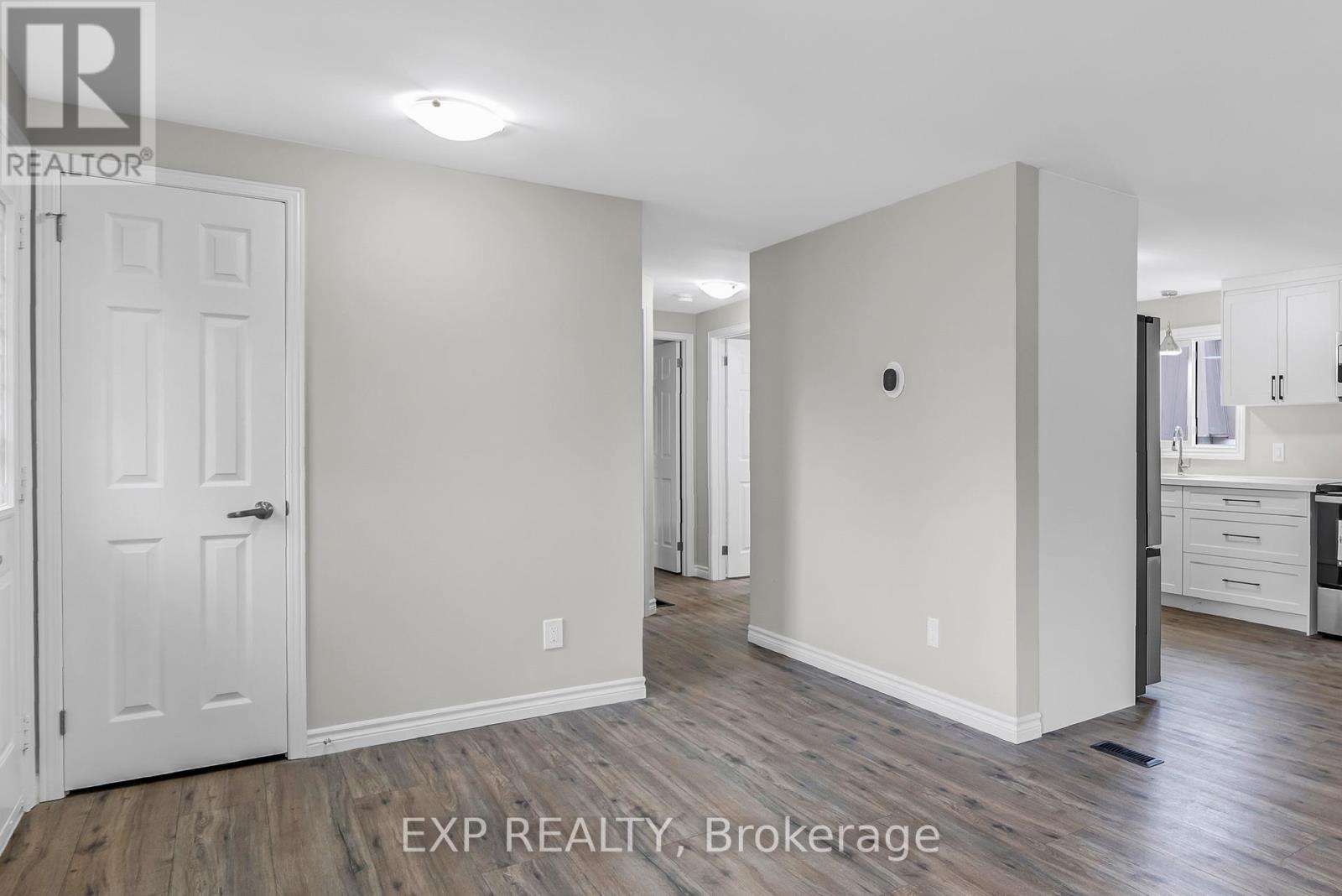 52 Corner Brook Trail, Innisfil, Ontario  L9S 1N6 - Photo 13 - N12559048