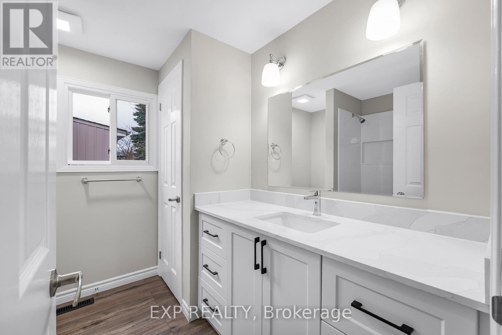 52 Corner Brook Trail, Innisfil, Ontario  L9S 1N6 - Photo 20 - N12559048