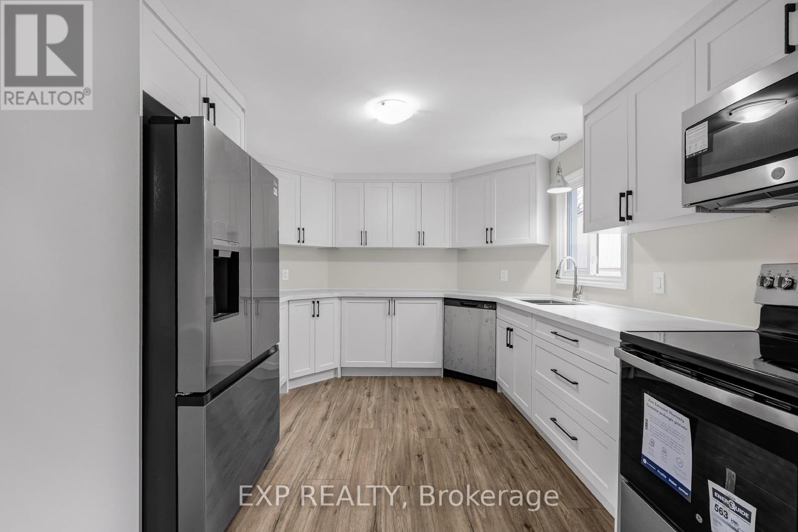 52 Corner Brook Trail, Innisfil, Ontario  L9S 1N6 - Photo 7 - N12559048