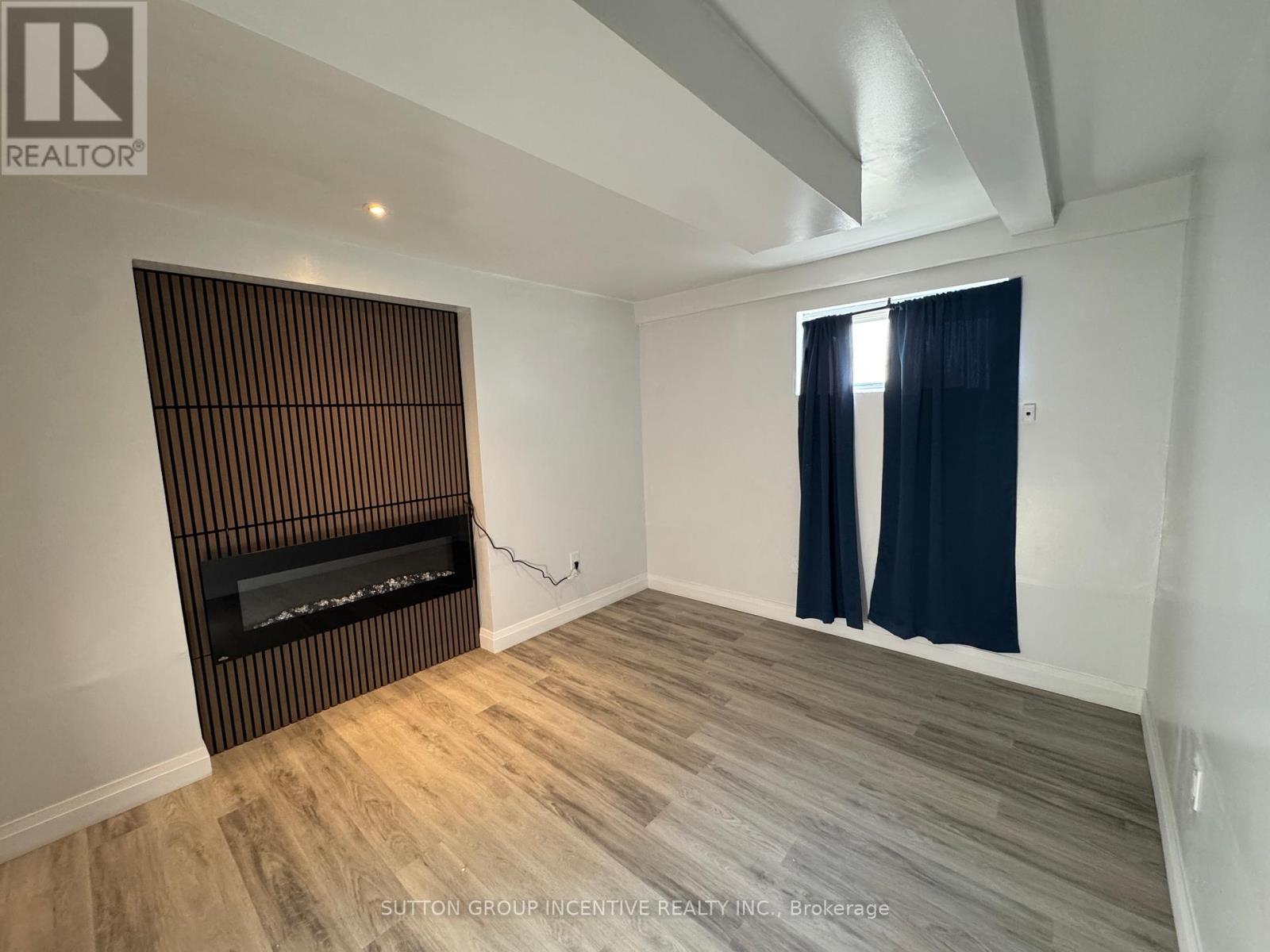 Unit 2 - 2091 25 Street, Innisfil, Ontario  L9S 1Z4 - Photo 2 - N12559060