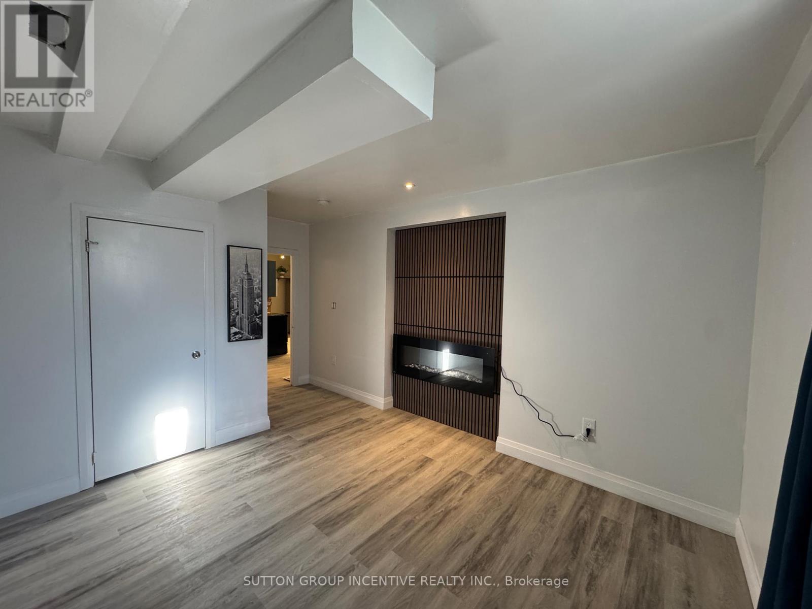 Unit 2 - 2091 25 Street, Innisfil, Ontario  L9S 1Z4 - Photo 4 - N12559060