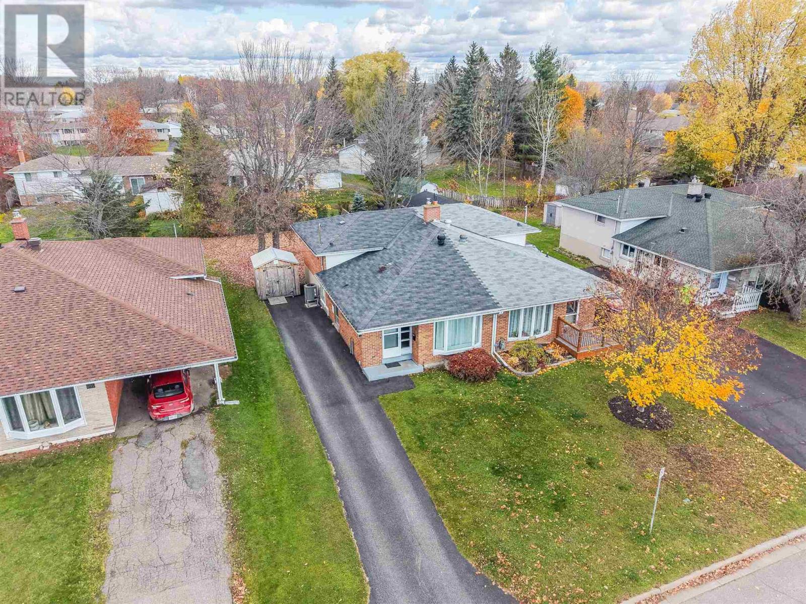 28 Princess Cres, Sault Ste. Marie, Ontario  P6B 3P3 - Photo 4 - SM253238