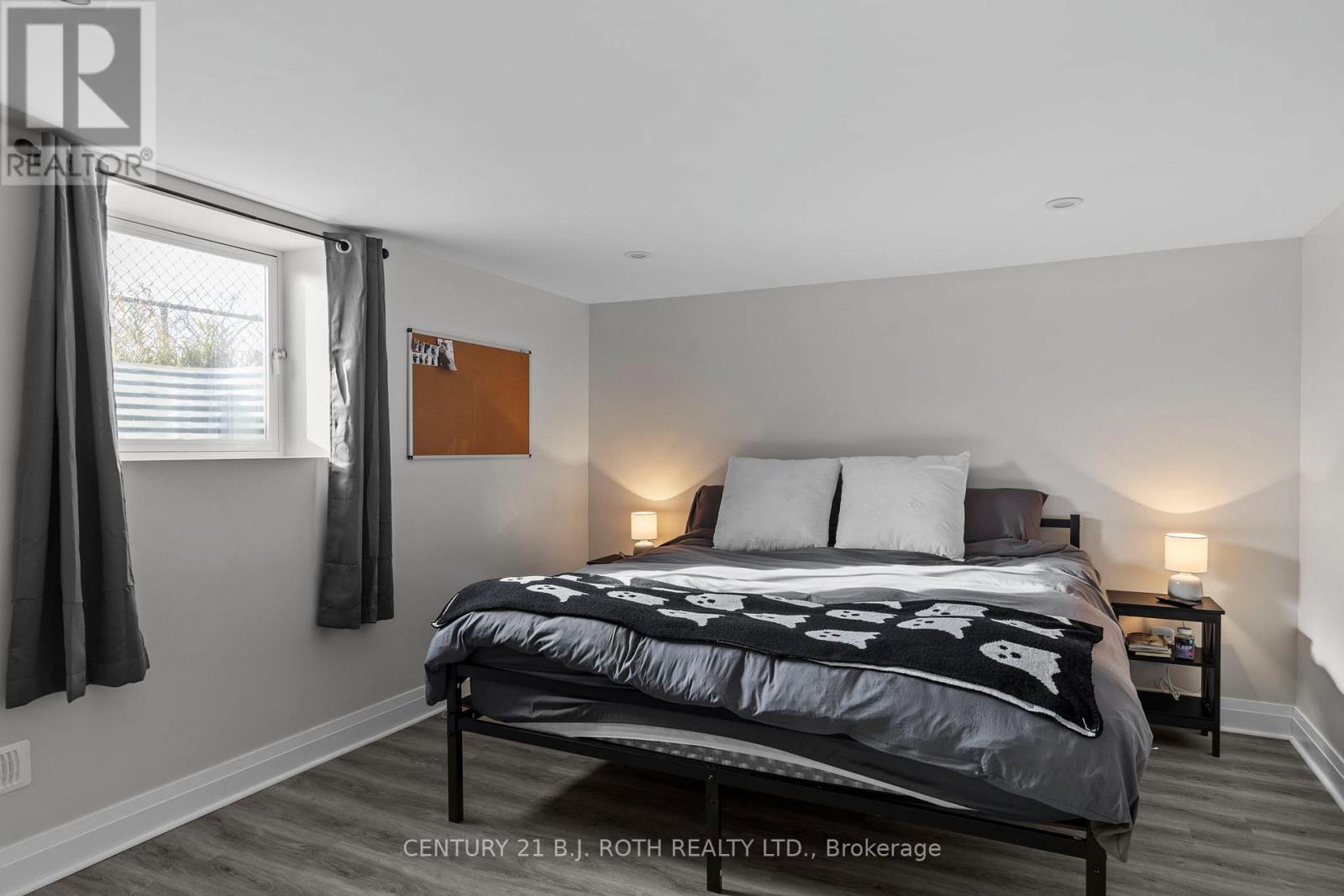 215 Rose Street, Barrie, Ontario  L4M 2T8 - Photo 11 - S12559198