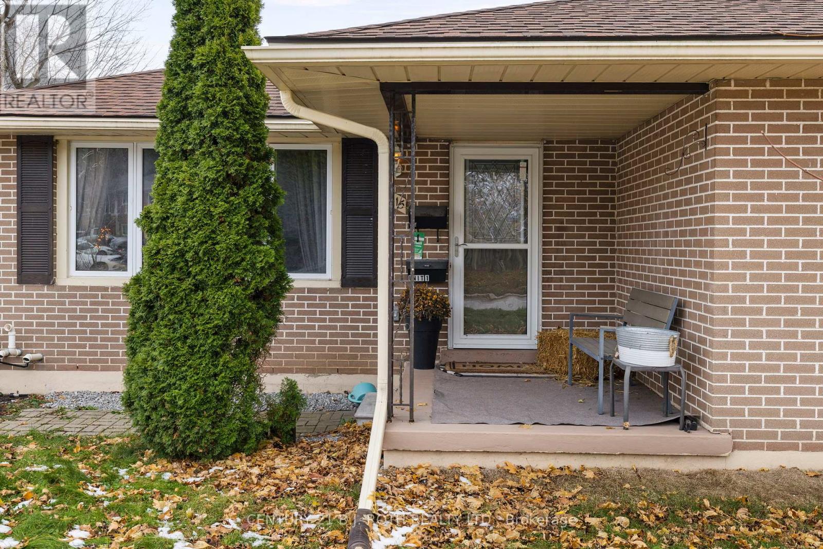 215 Rose Street, Barrie, Ontario  L4M 2T8 - Photo 15 - S12559198