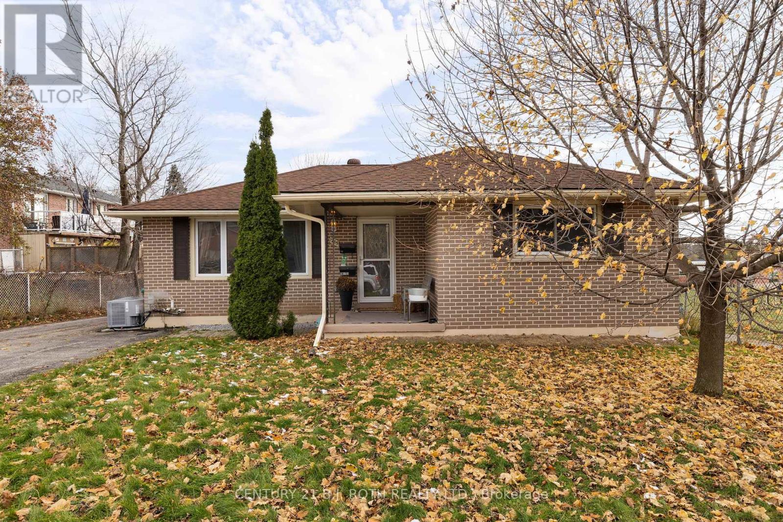 215 Rose Street, Barrie, Ontario  L4M 2T8 - Photo 2 - S12559198