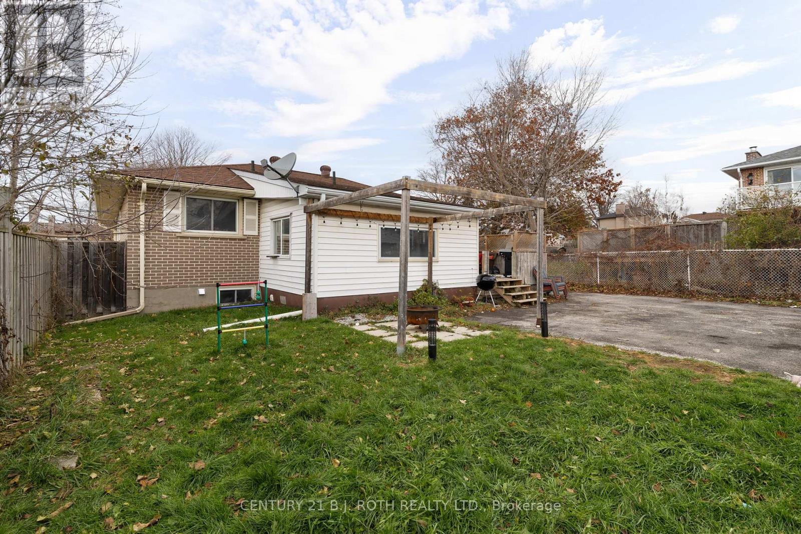 215 Rose Street, Barrie, Ontario  L4M 2T8 - Photo 31 - S12559198