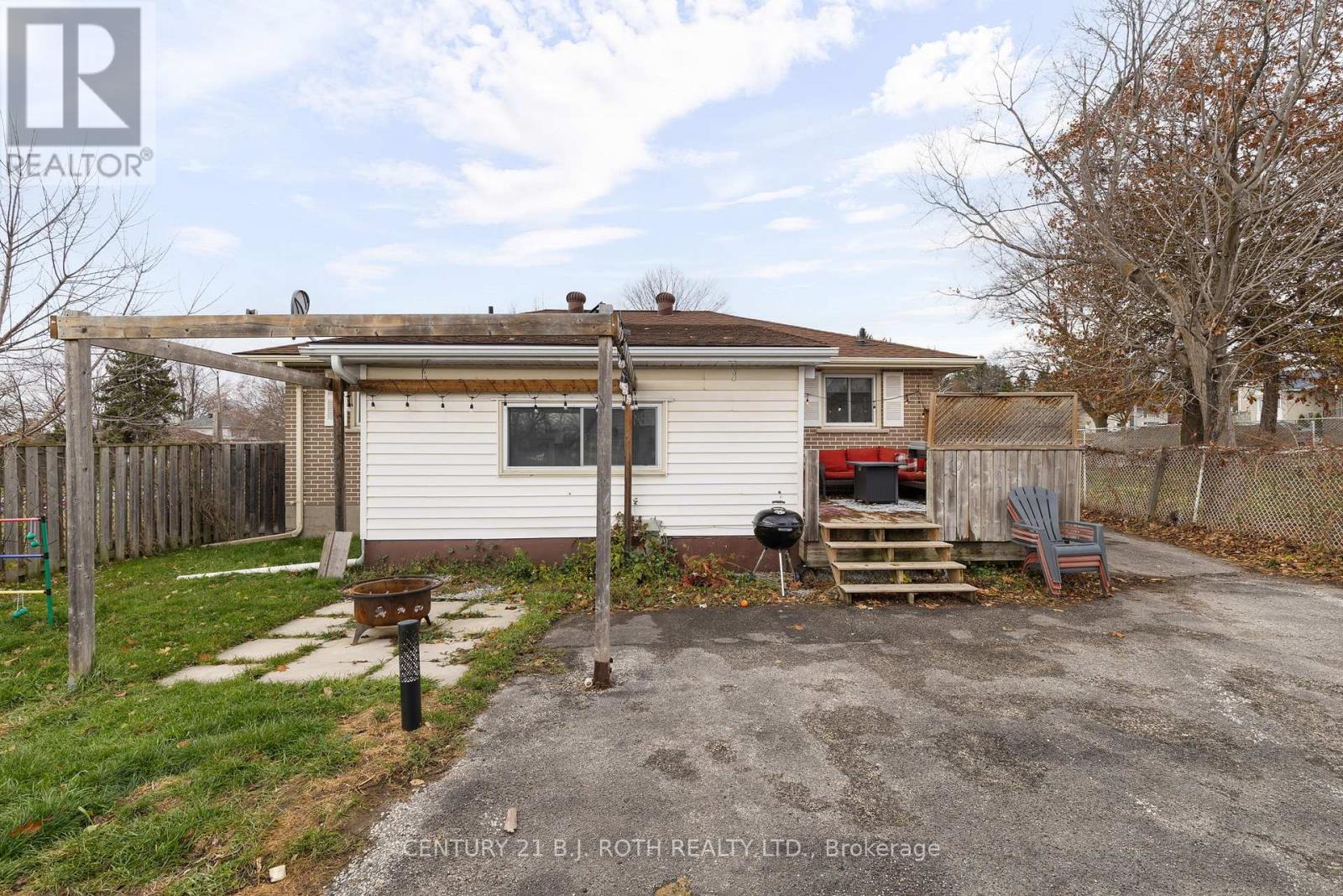 215 Rose Street, Barrie, Ontario  L4M 2T8 - Photo 32 - S12559198