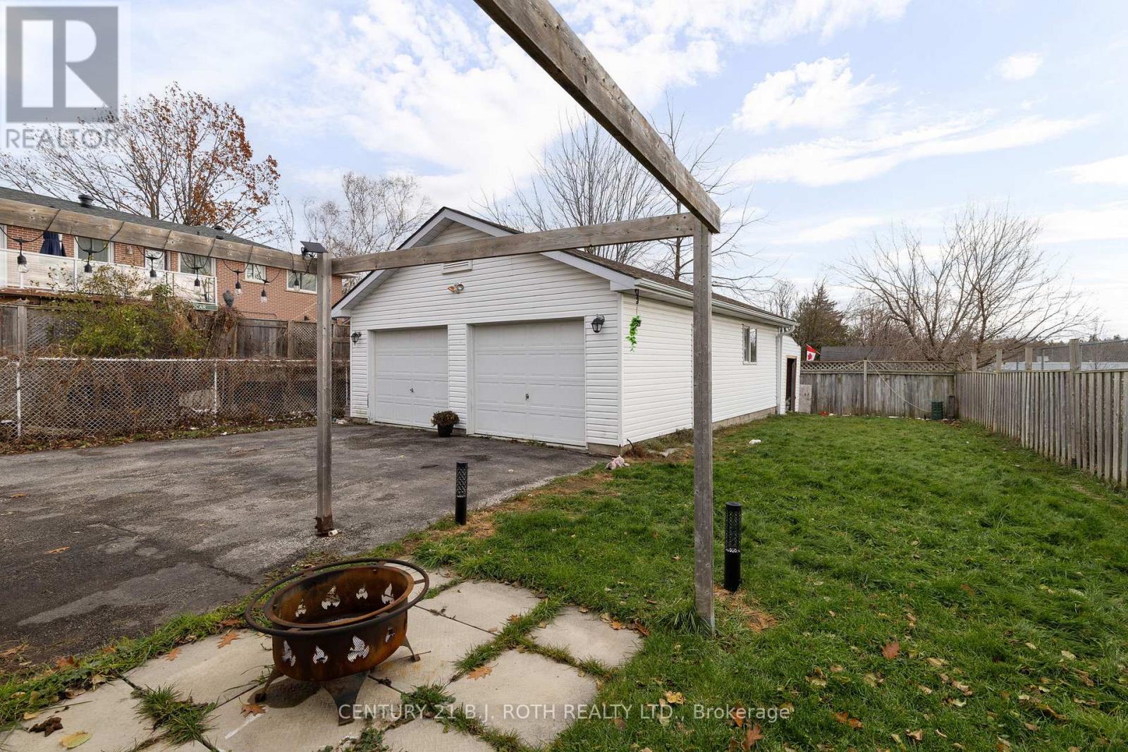 215 Rose Street, Barrie, Ontario  L4M 2T8 - Photo 35 - S12559198