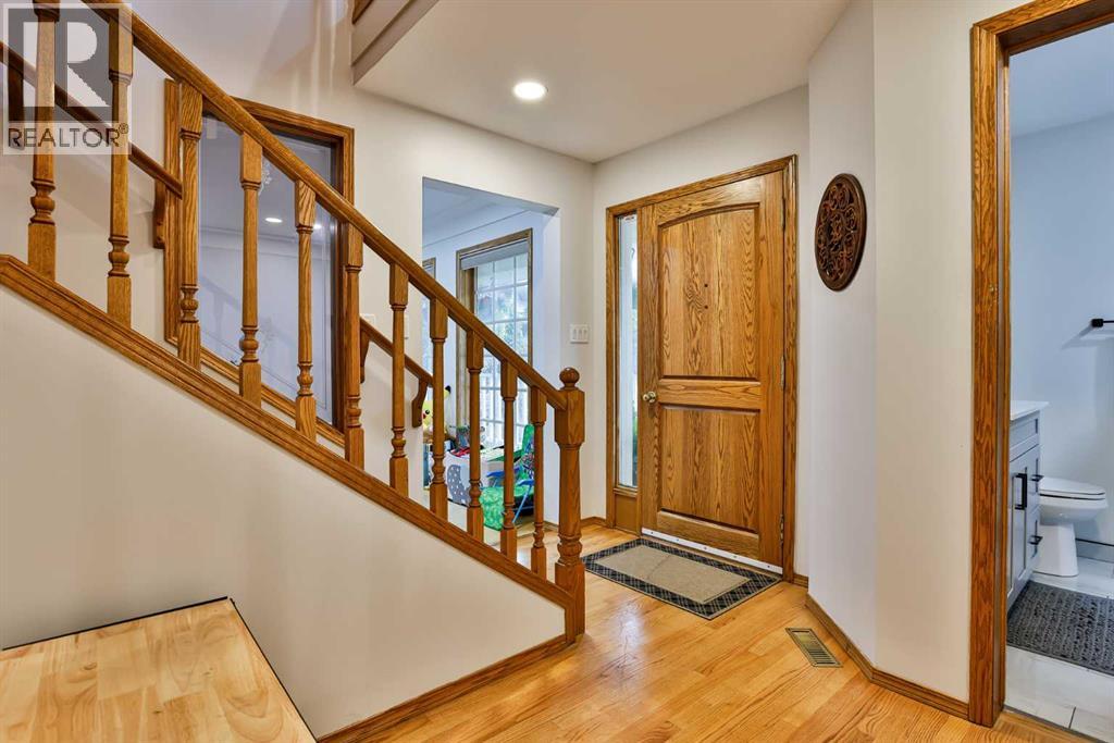 93 Coachwood Road W, Lethbridge, Alberta  T1K 6B4 - Photo 2 - A2245693