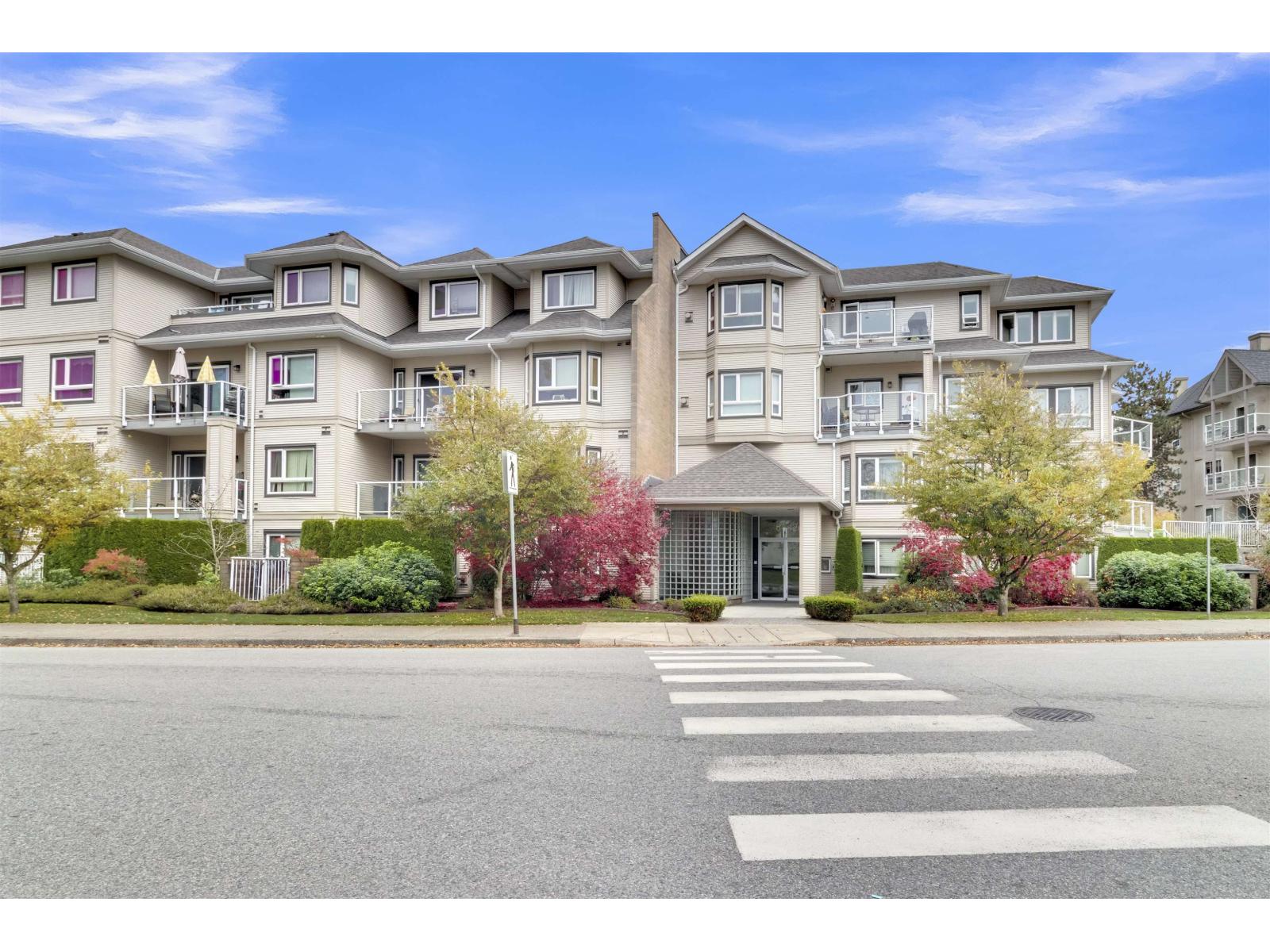 208 8142 120a Street, Surrey, British Columbia  V3W 3P3 - Photo 1 - R3067730