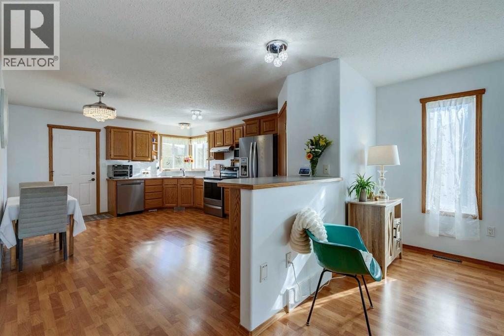 18 Cambridge Drive, Carbon, Alberta  T0M 0L0 - Photo 8 - A2257816