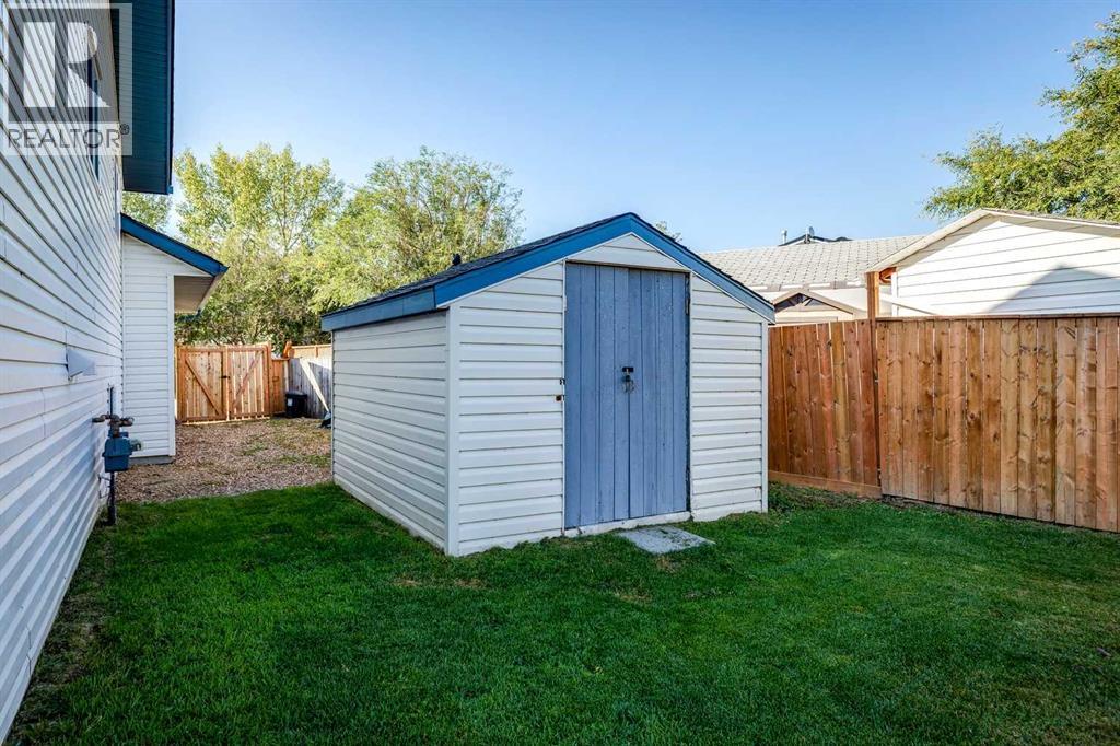 18 Cambridge Drive, Carbon, Alberta  T0M 0L0 - Photo 41 - A2257816