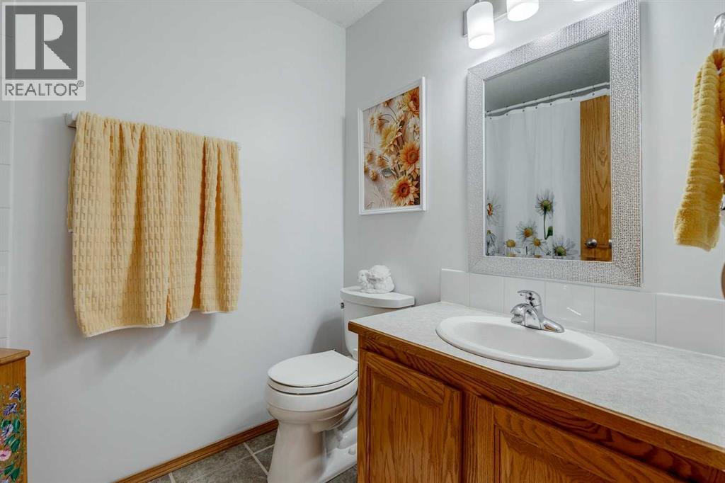 18 Cambridge Drive, Carbon, Alberta  T0M 0L0 - Photo 21 - A2257816