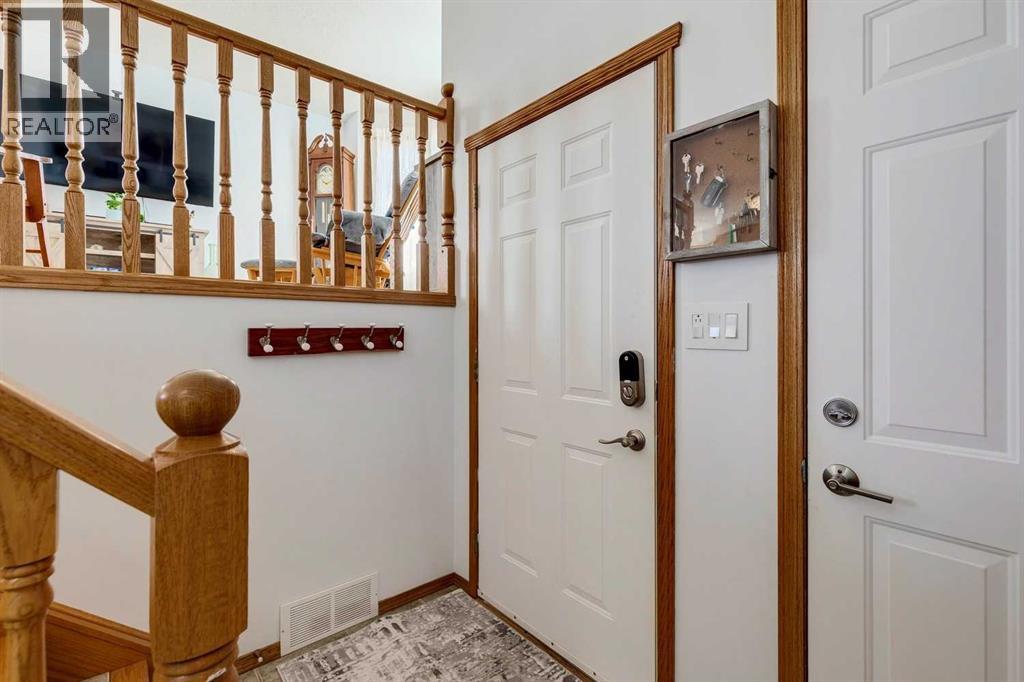 18 Cambridge Drive, Carbon, Alberta  T0M 0L0 - Photo 22 - A2257816