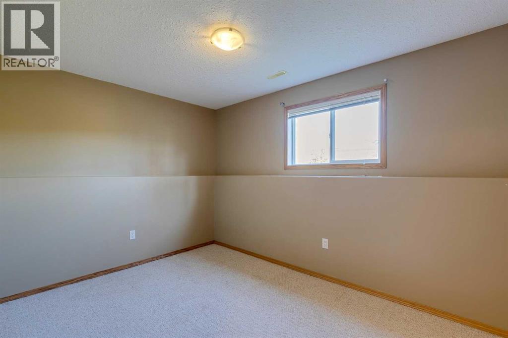 18 Cambridge Drive, Carbon, Alberta  T0M 0L0 - Photo 30 - A2257816