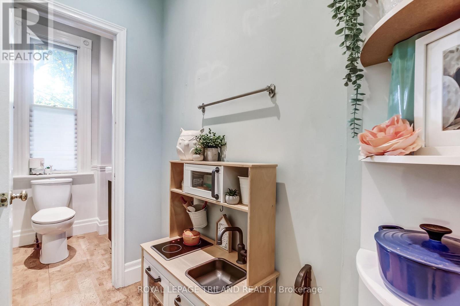 144 Britannia Avenue, London North, Ontario  N6H 2J5 - Photo 14 - X12559248