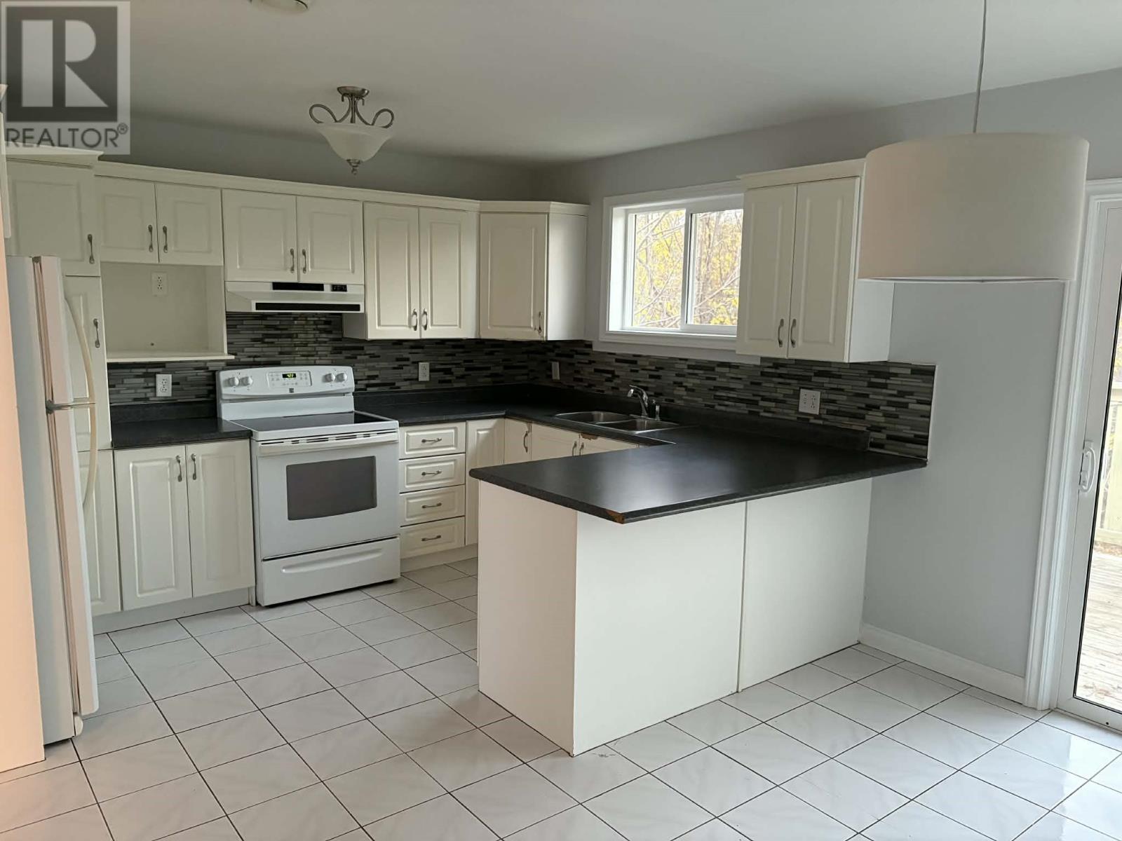 27 Holbrook Avenue, St John's, Newfoundland & Labrador  A1E 2Y2 - Photo 4 - 1292457