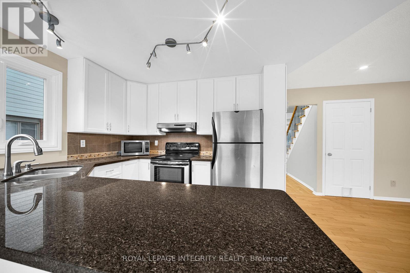 234 Walden Drive, Ottawa, Ontario  K2K 2M3 - Photo 24 - X12559312