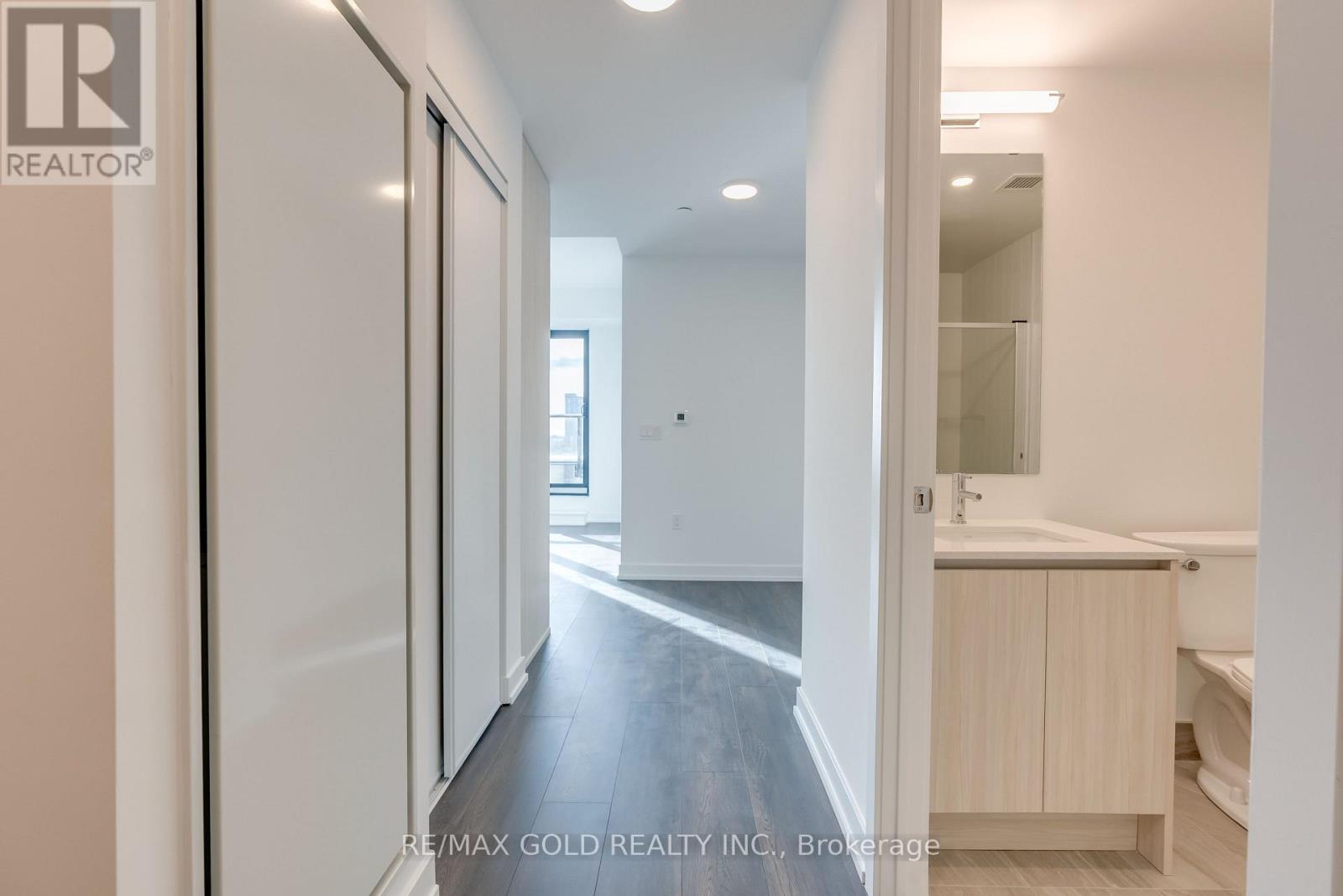 915 - 801 The Queensway, Toronto, Ontario  M8Z 1N4 - Photo 4 - W12559068