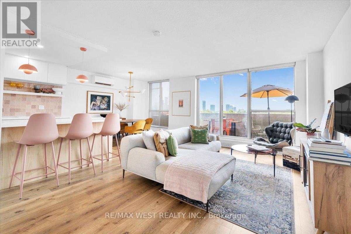 501 - 35 Ormskirk Avenue, Toronto, Ontario  M6S 1A8 - Photo 2 - W12559182