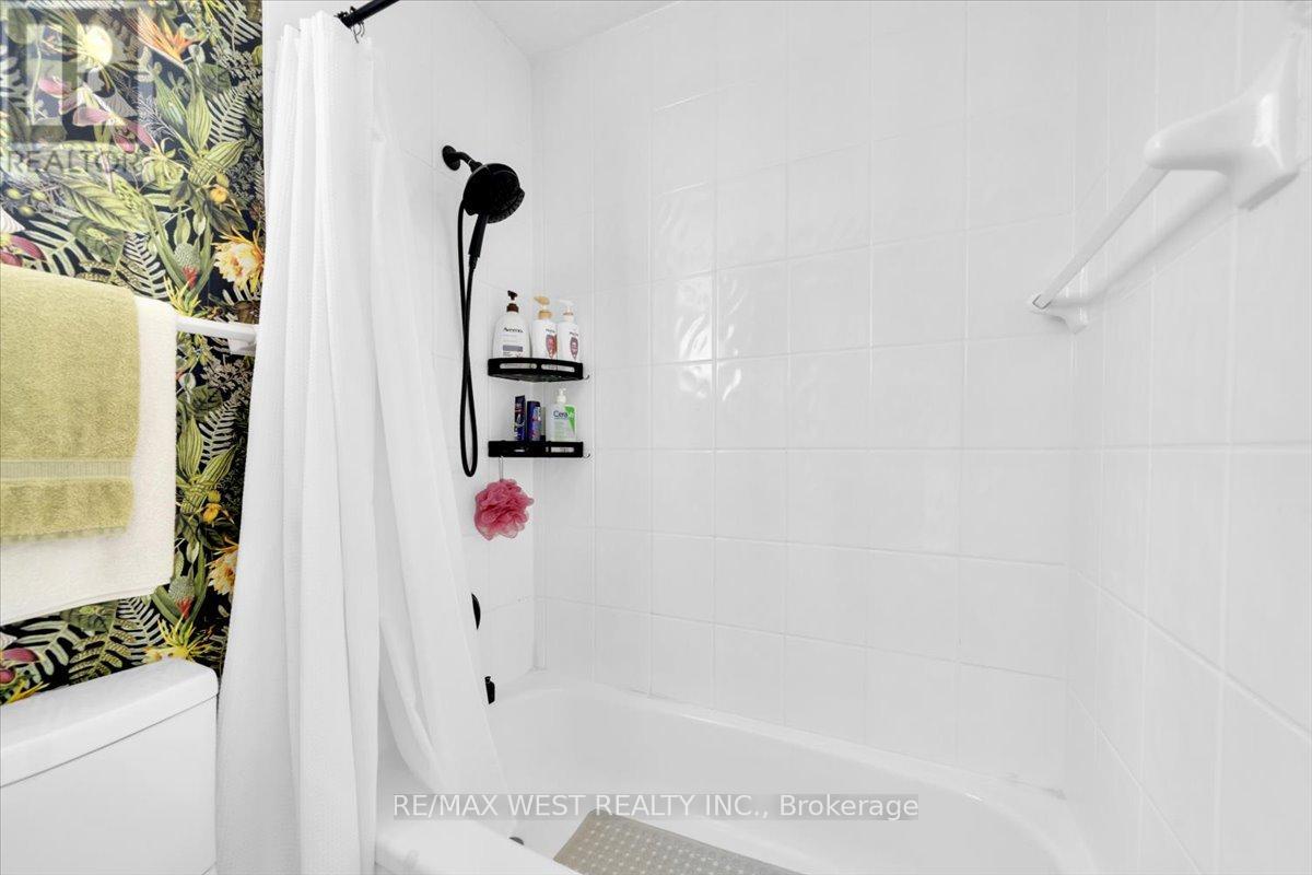 501 - 35 Ormskirk Avenue, Toronto, Ontario  M6S 1A8 - Photo 24 - W12559182