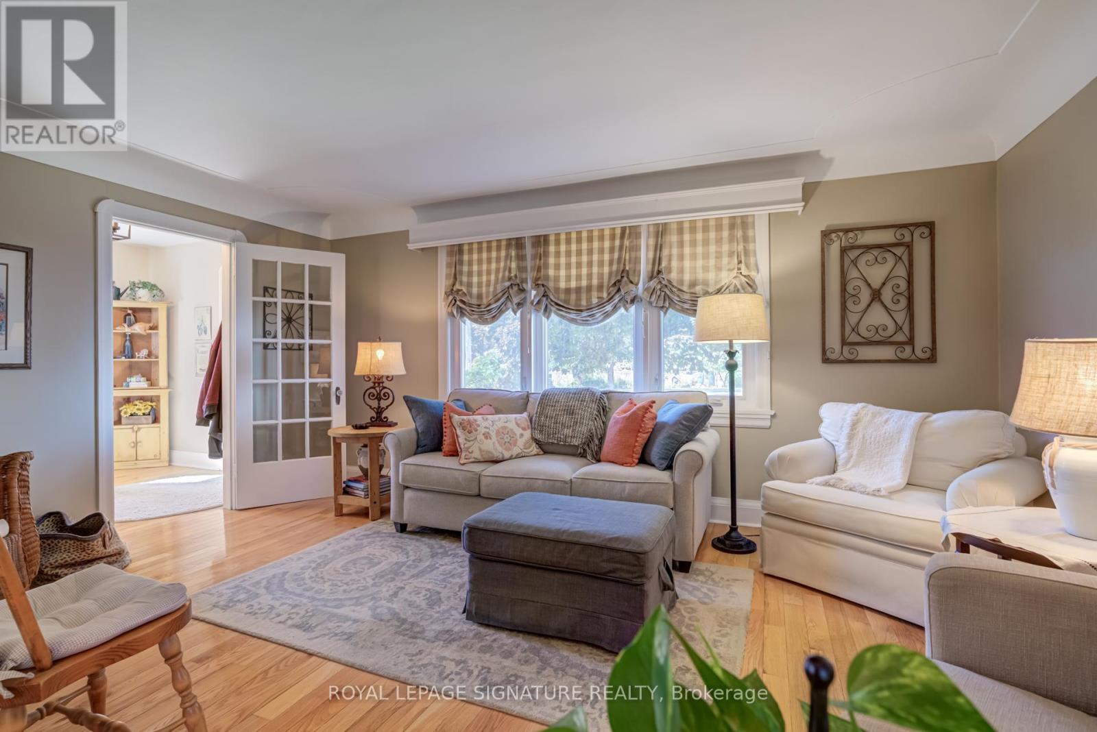 755 Maple Avenue, Burlington, Ontario  L7S 2K1 - Photo 4 - W12559204