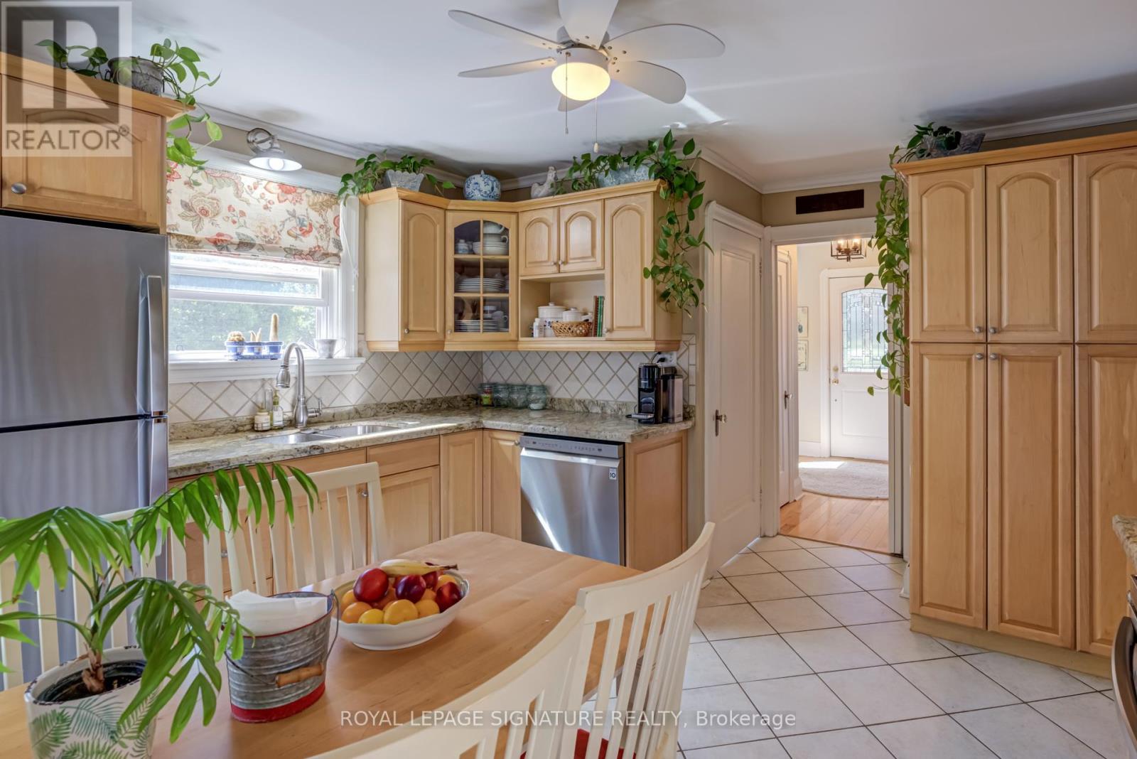 755 Maple Avenue, Burlington, Ontario  L7S 2K1 - Photo 8 - W12559204