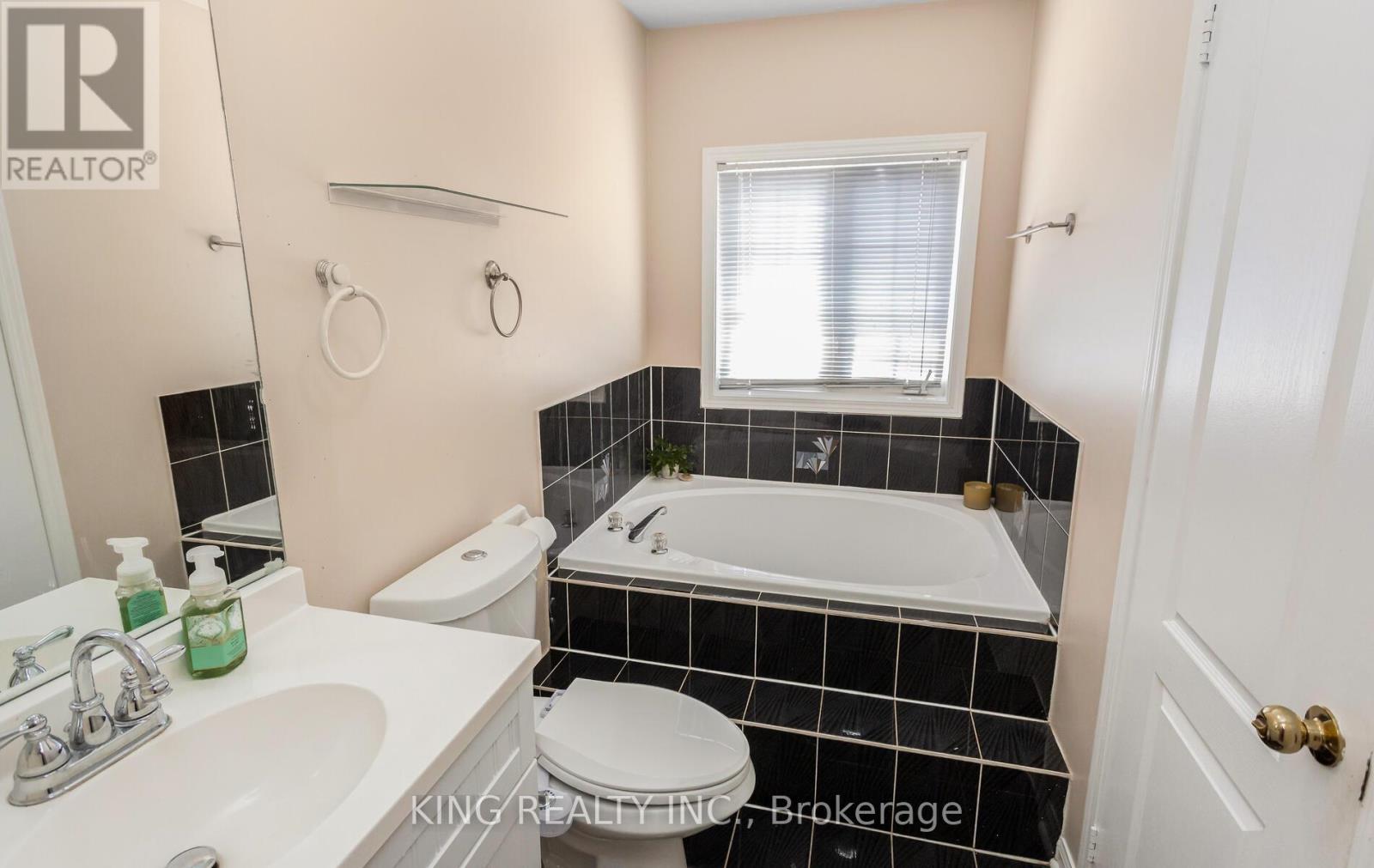 161 Tiller Trail, Brampton, Ontario  L6X 4S9 - Photo 24 - W12559208