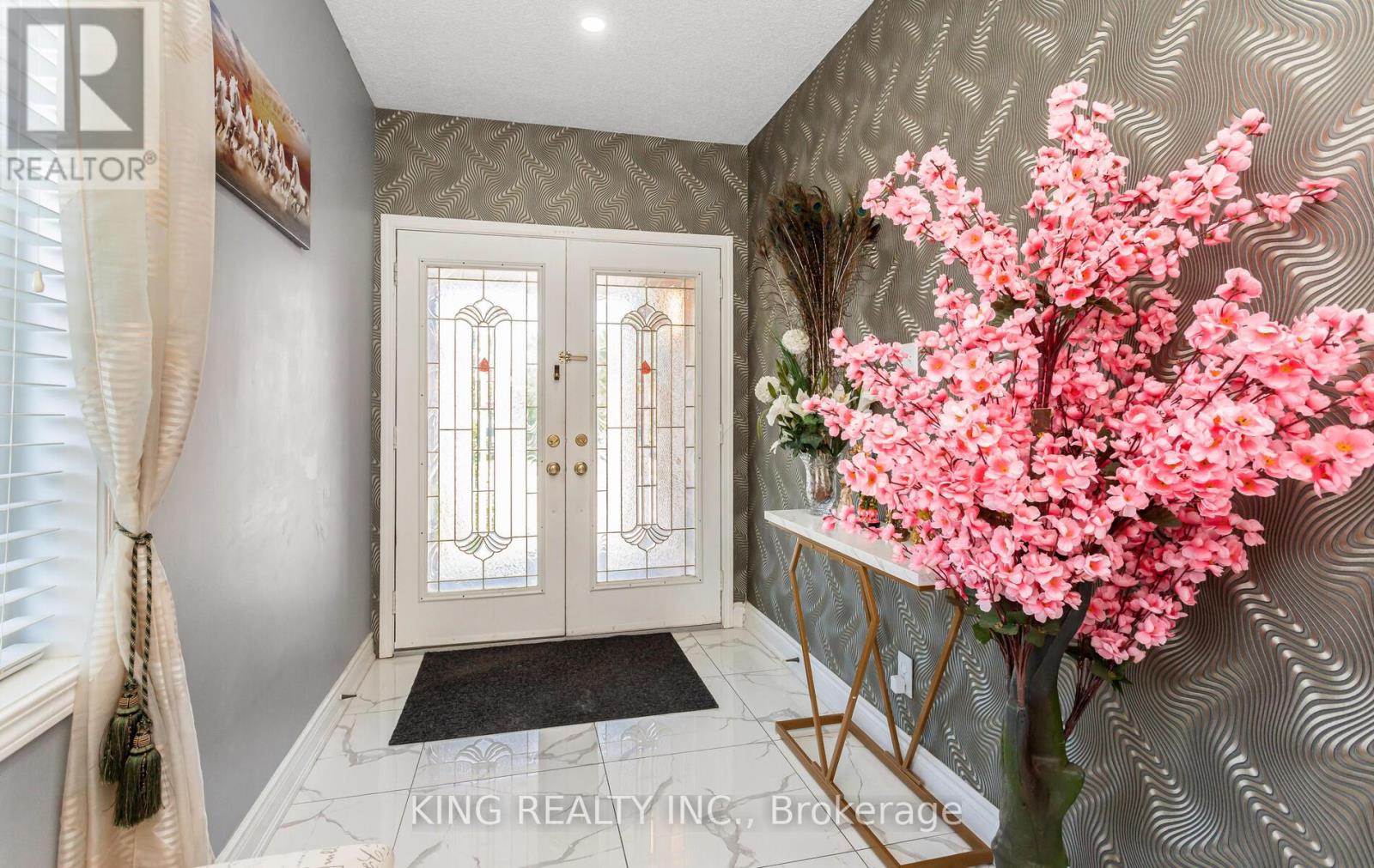 161 Tiller Trail, Brampton, Ontario  L6X 4S9 - Photo 6 - W12559208