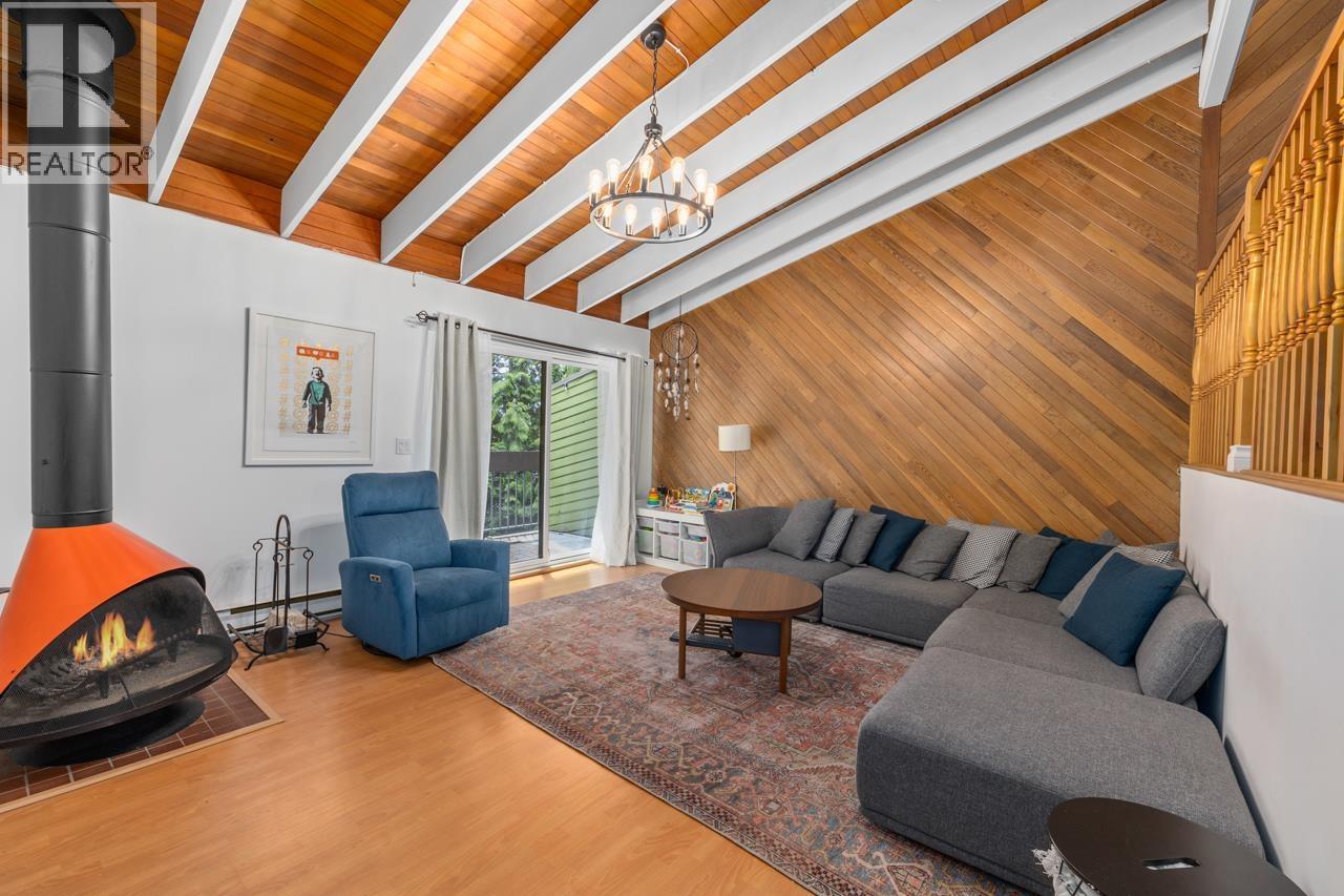 2686 KINGSFORD AVENUE, burnaby, British Columbia