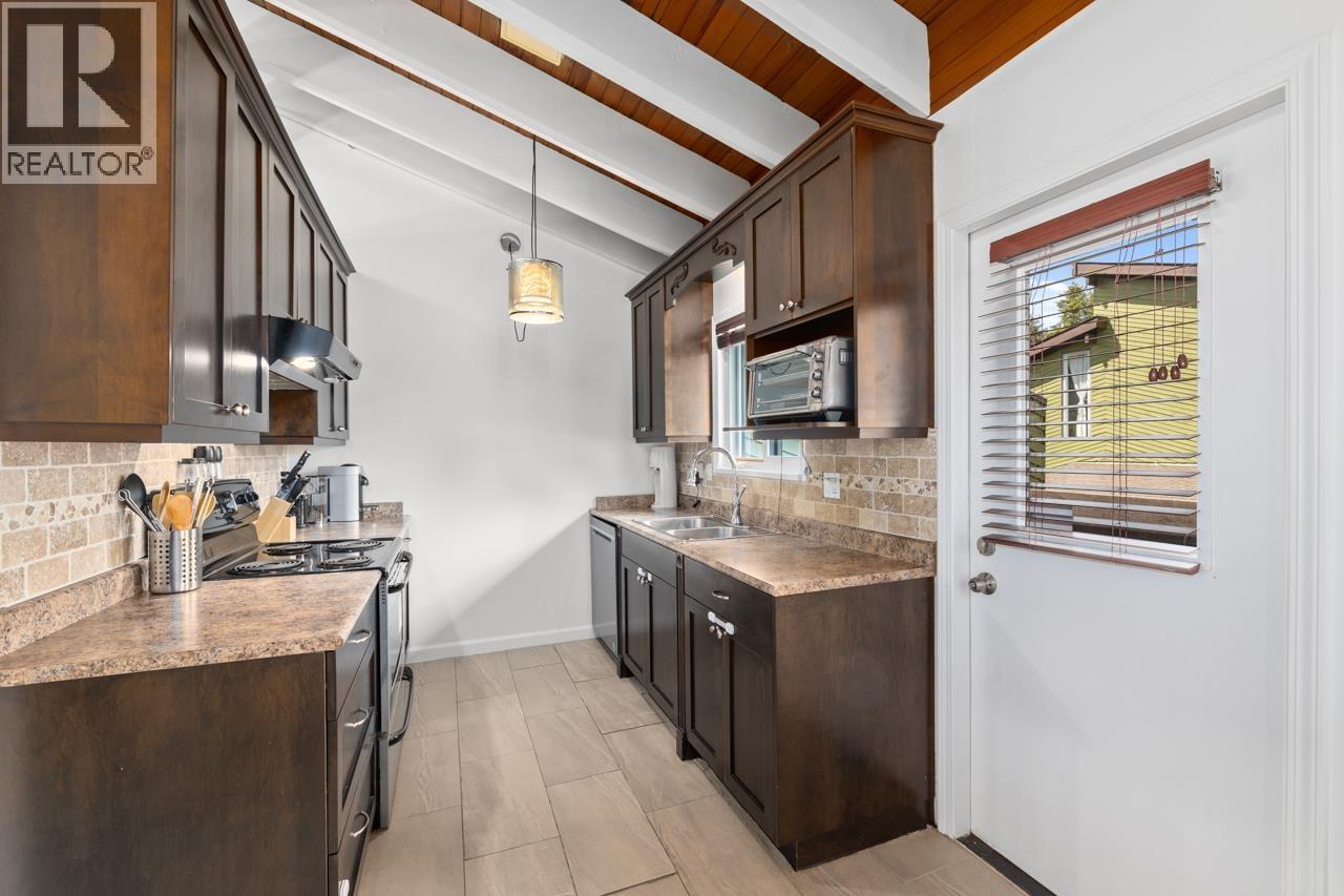 2686 Kingsford Avenue, Burnaby, British Columbia  V5B 4L6 - Photo 7 - R3068692