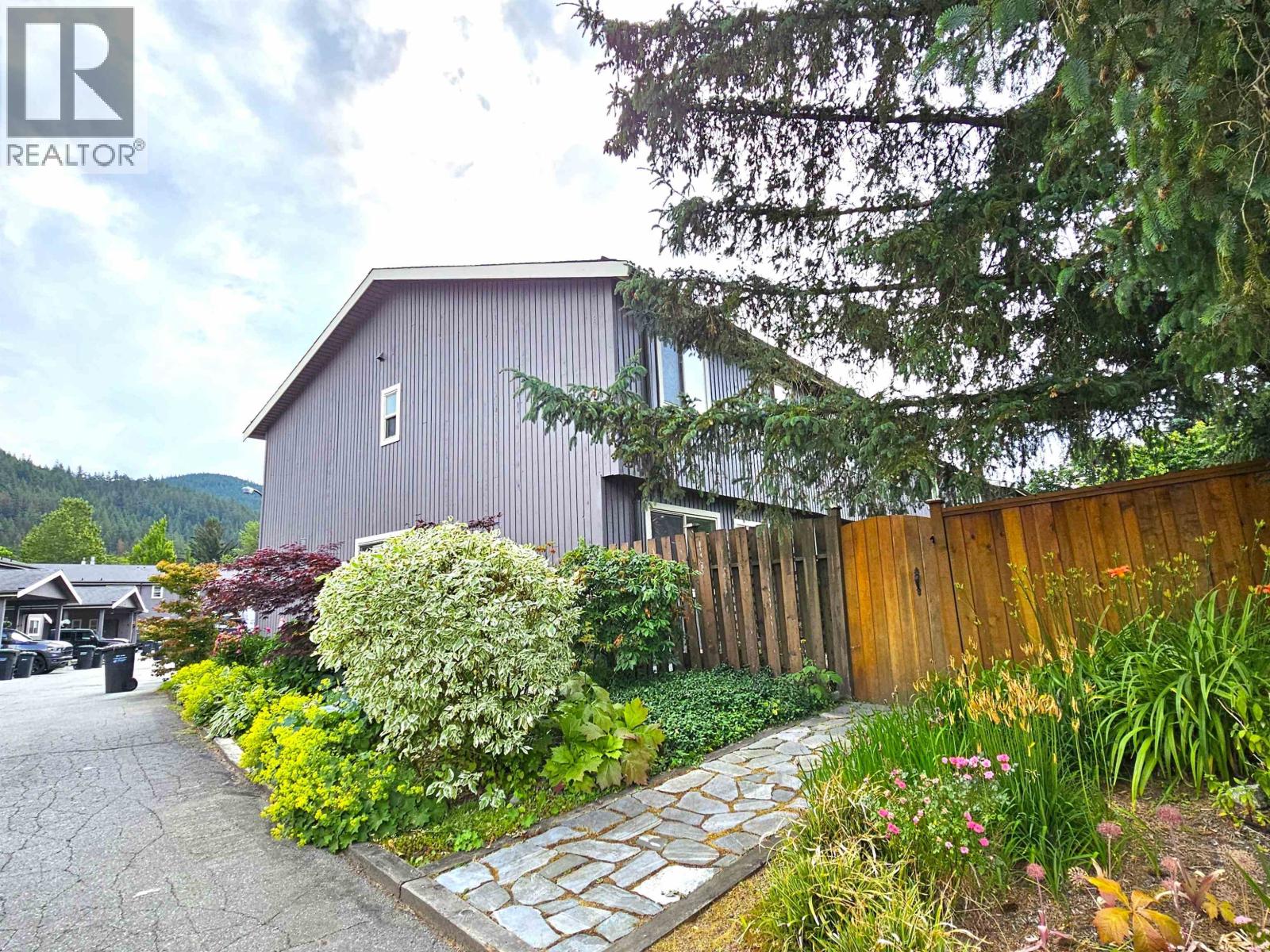 33 41450 Government Road, Squamish, British Columbia  V0N 1H0 - Photo 3 - R3068696