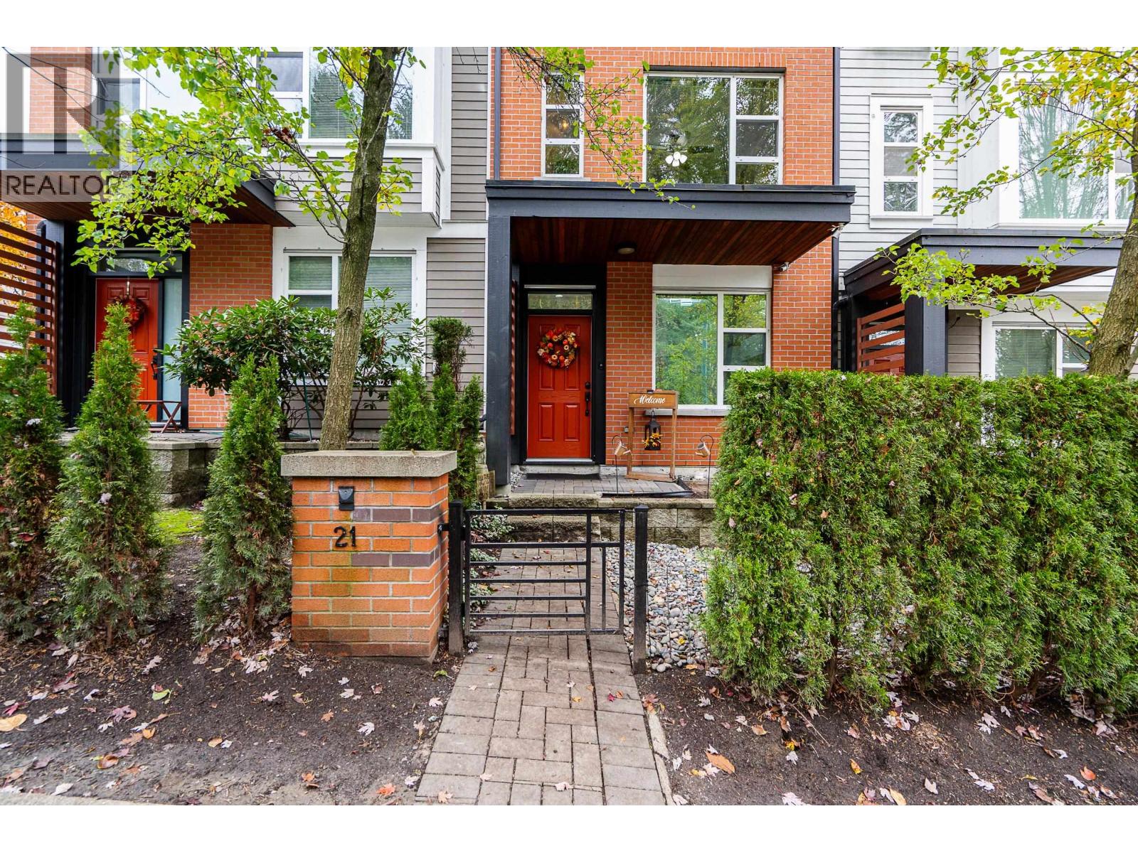 21 1299 Coast Meridian Road, Coquitlam, British Columbia  V3E 0H6 - Photo 3 - R3068707