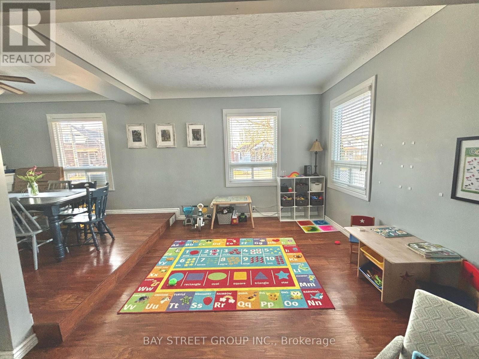 236 Beaver Street, Thorold, Ontario  L2V 1C1 - Photo 5 - X12525686