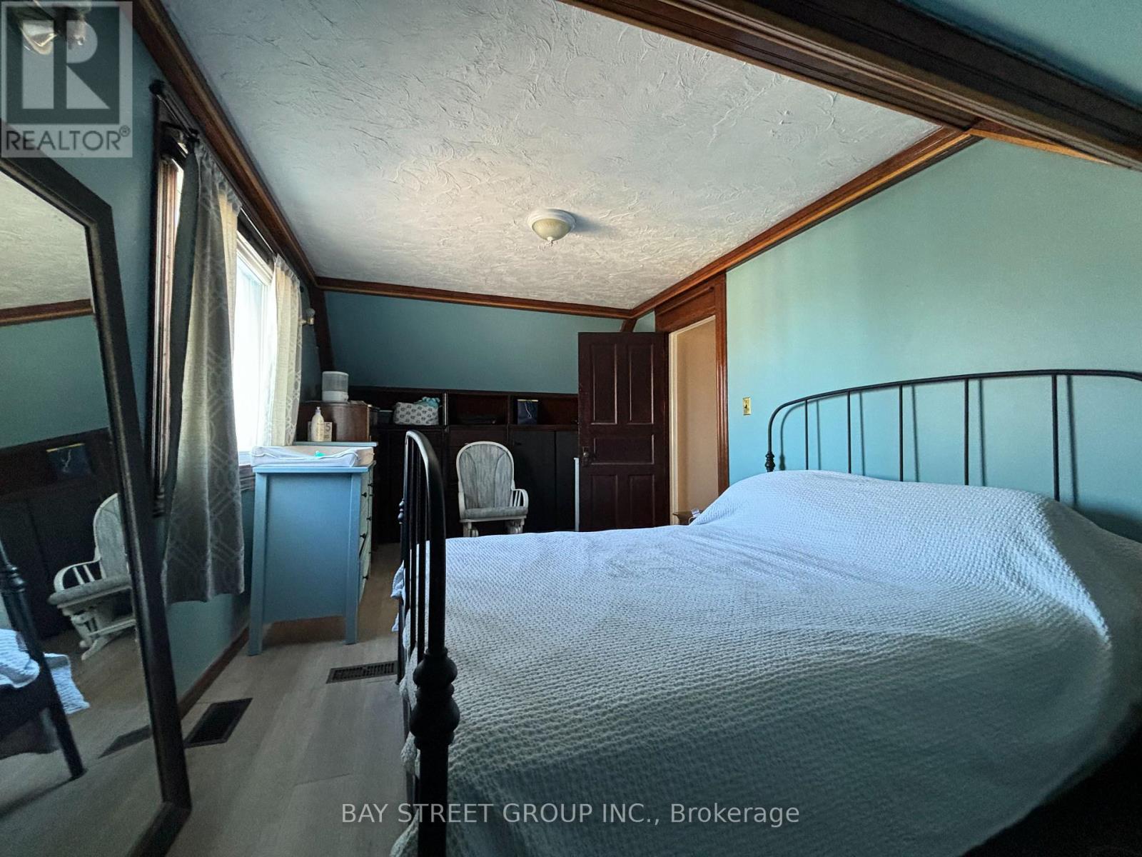 236 Beaver Street, Thorold, Ontario  L2V 1C1 - Photo 6 - X12525686