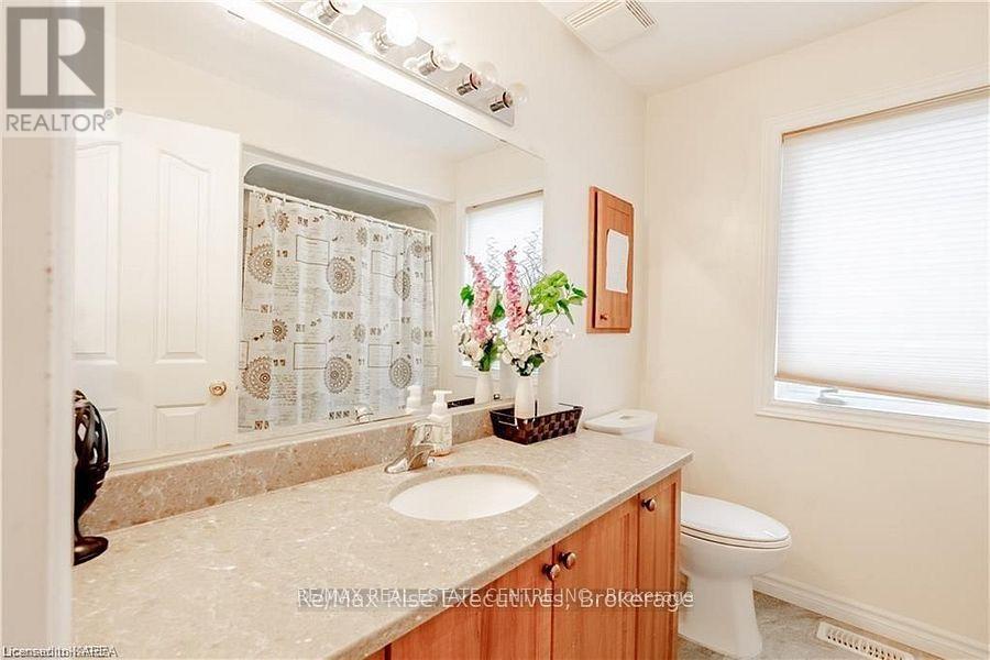 1381 Crossfield Avenue, Kingston, Ontario  K7P 0E7 - Photo 12 - X12559022