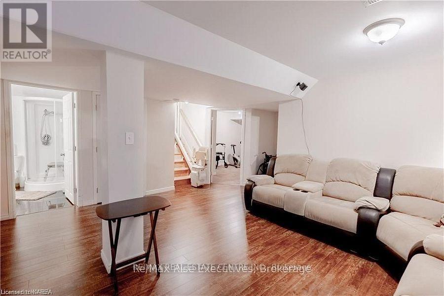 1381 Crossfield Avenue, Kingston, Ontario  K7P 0E7 - Photo 18 - X12559022